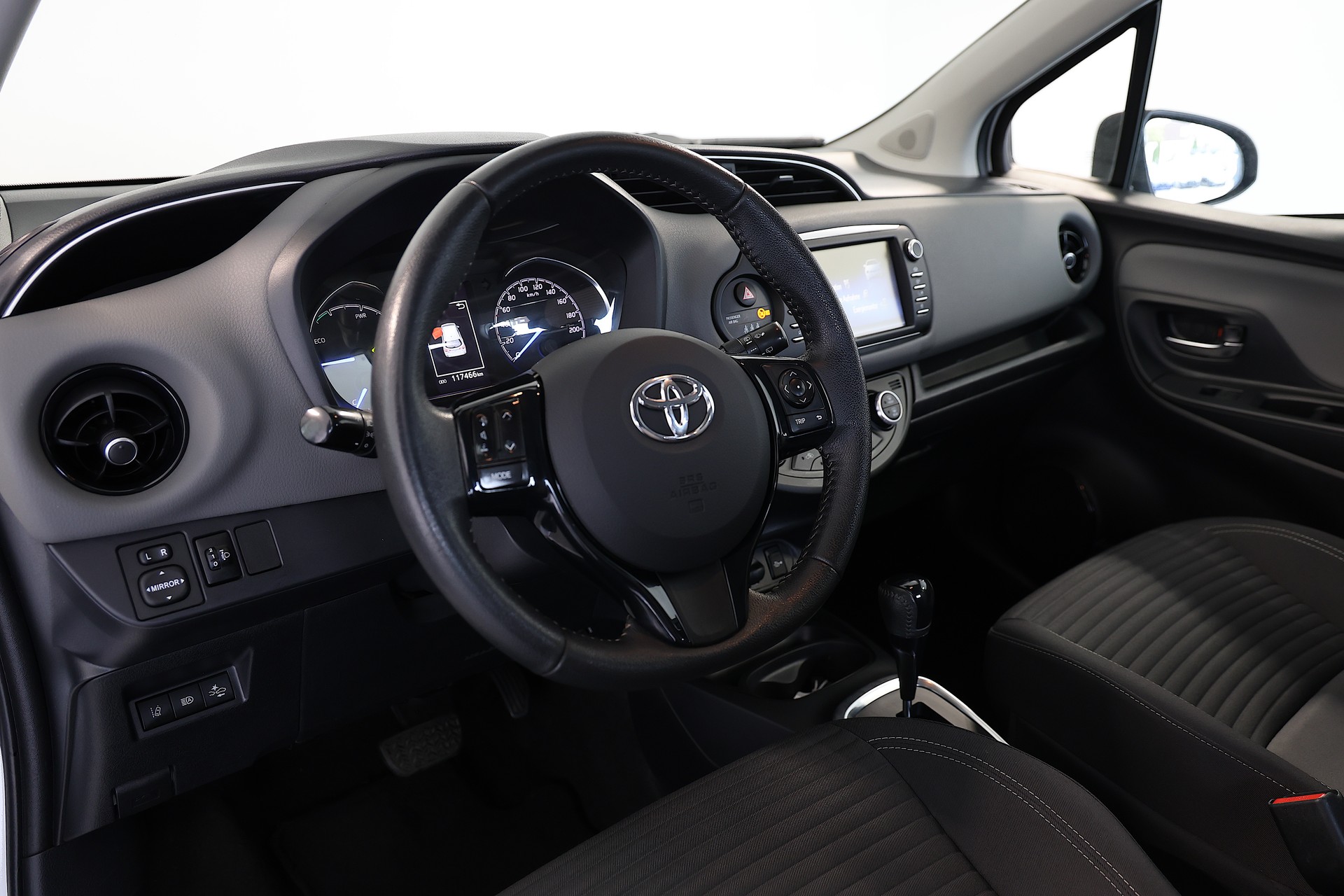 TOYOTA Yaris 1.5 VVT-i Hybrid Comfort e-CVT-image-6