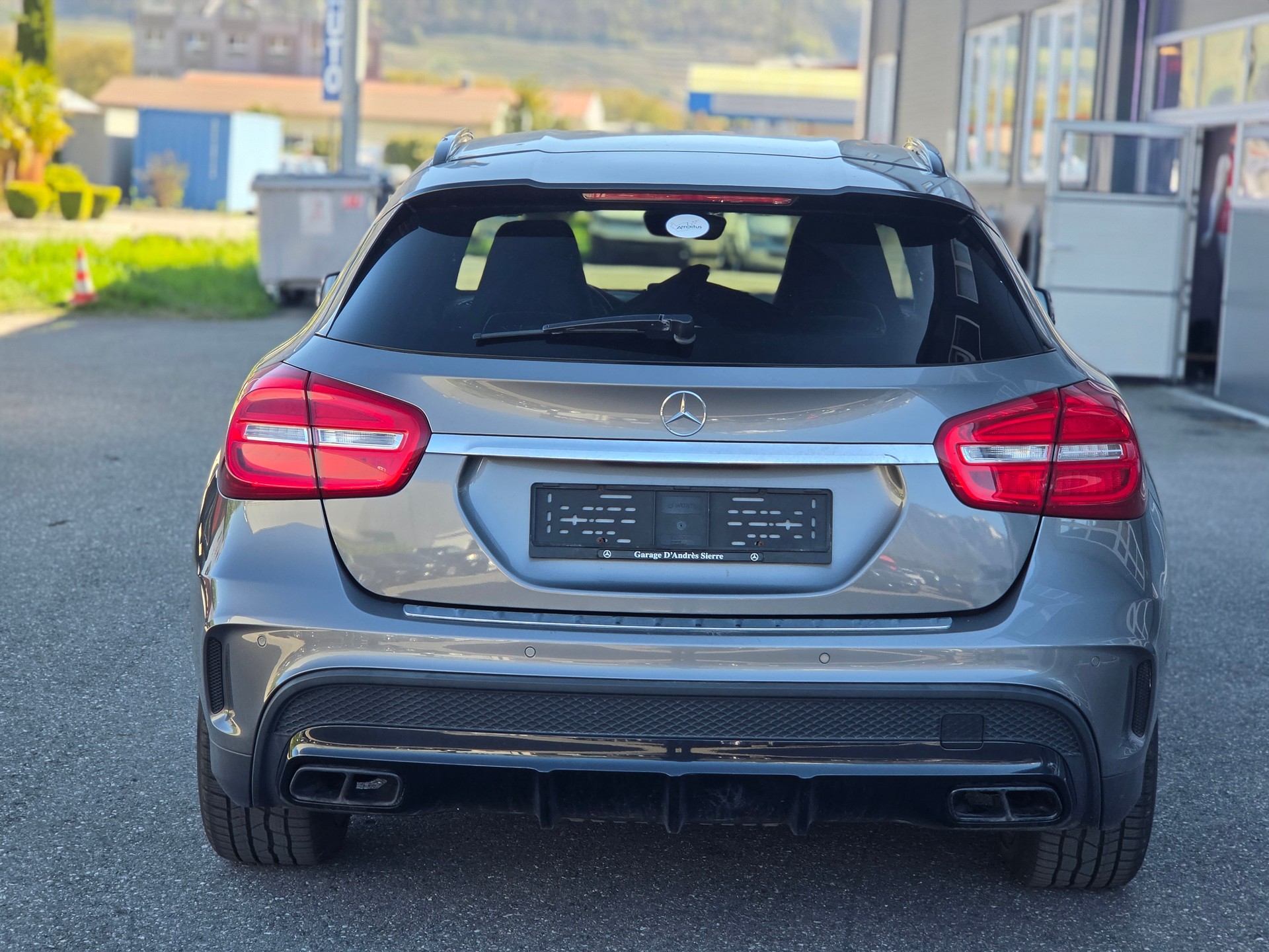 MERCEDES-BENZ GLA 45 AMG 4Matic 7G-DCT-image-3