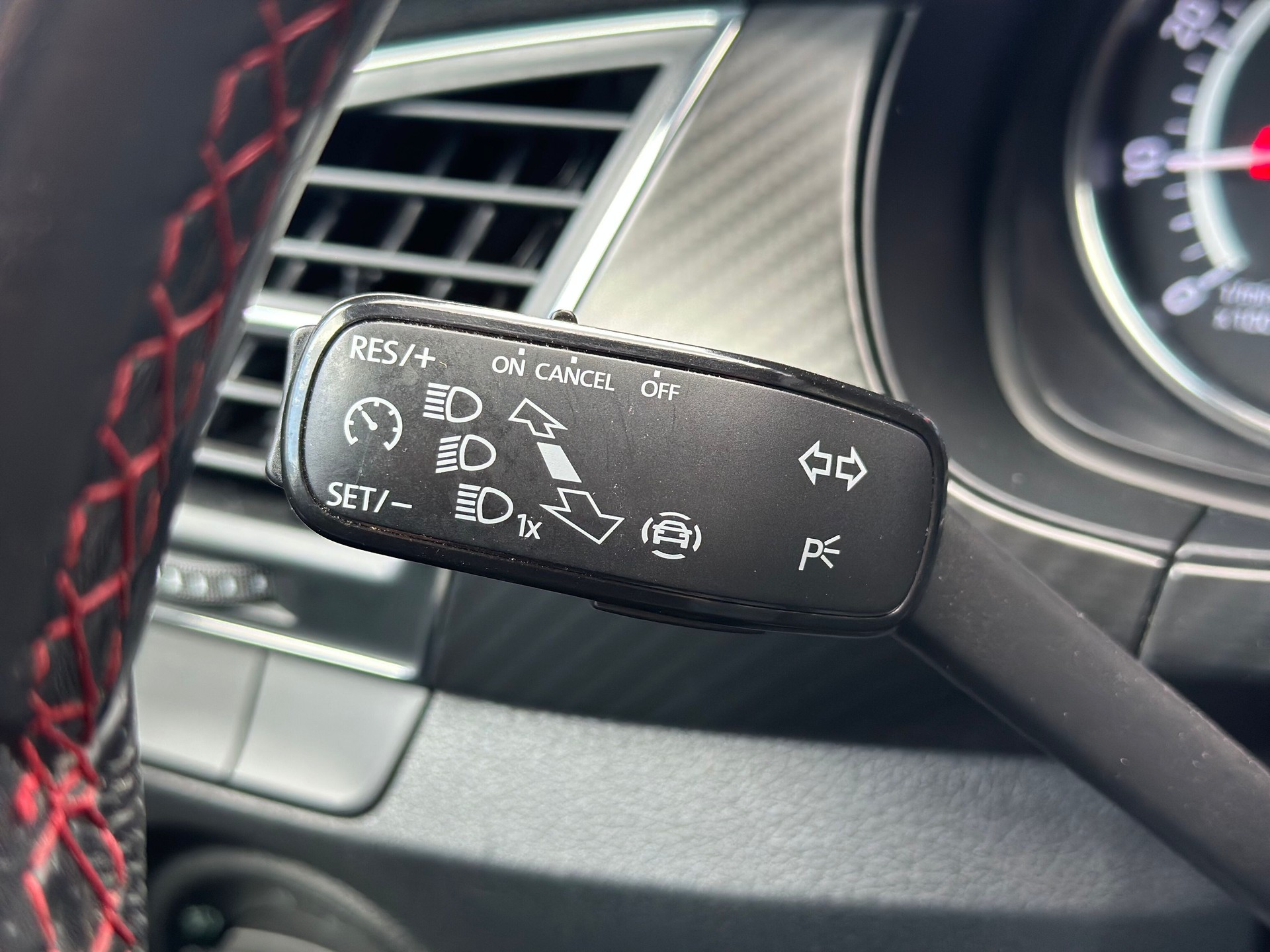 SKODA Fabia 1.0 TSI Monte Carlo-image-9