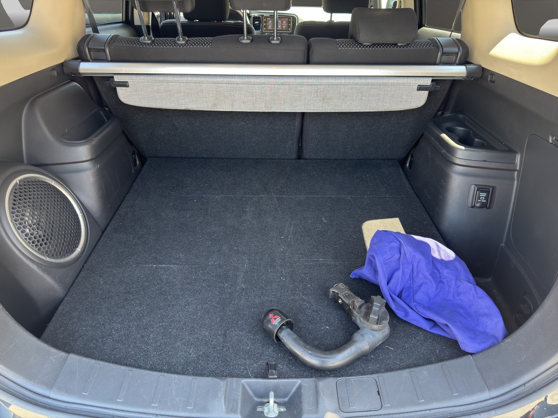 MITSUBISHI Outlander 2.2 DID Style Anniversary 4WD Automatic-image-14