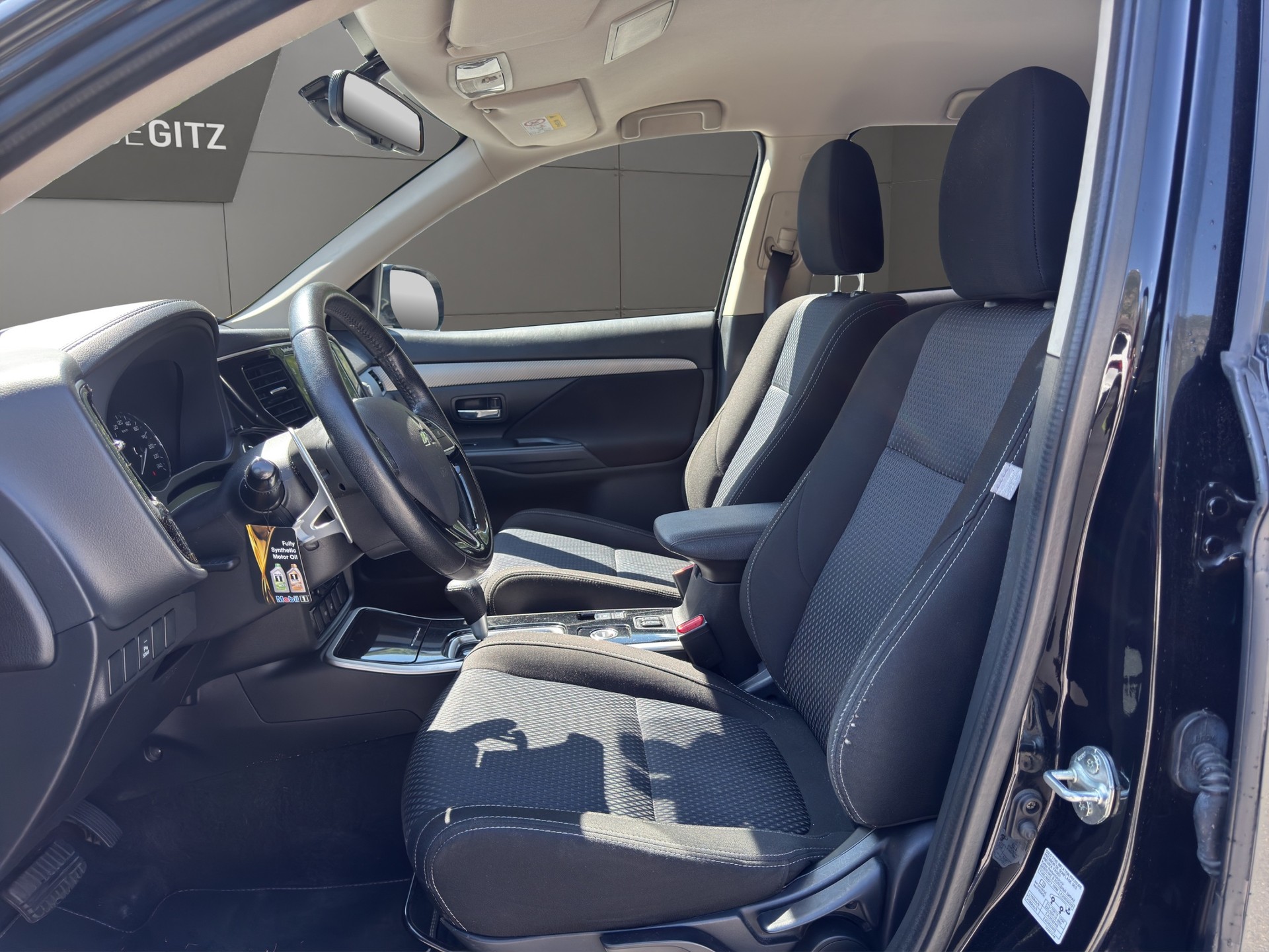 MITSUBISHI Outlander 2.2 DID Style Anniversary 4WD Automatic-image-8
