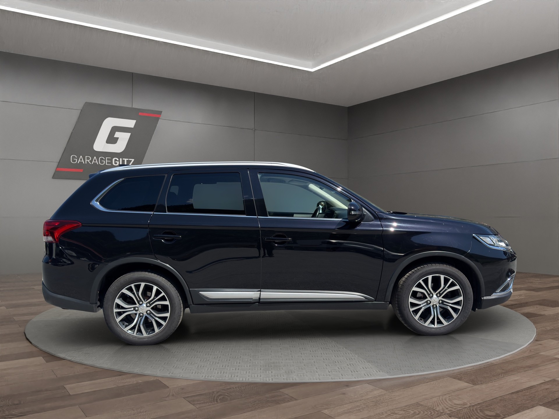 MITSUBISHI Outlander 2.2 DID Style Anniversary 4WD Automatic-image-5
