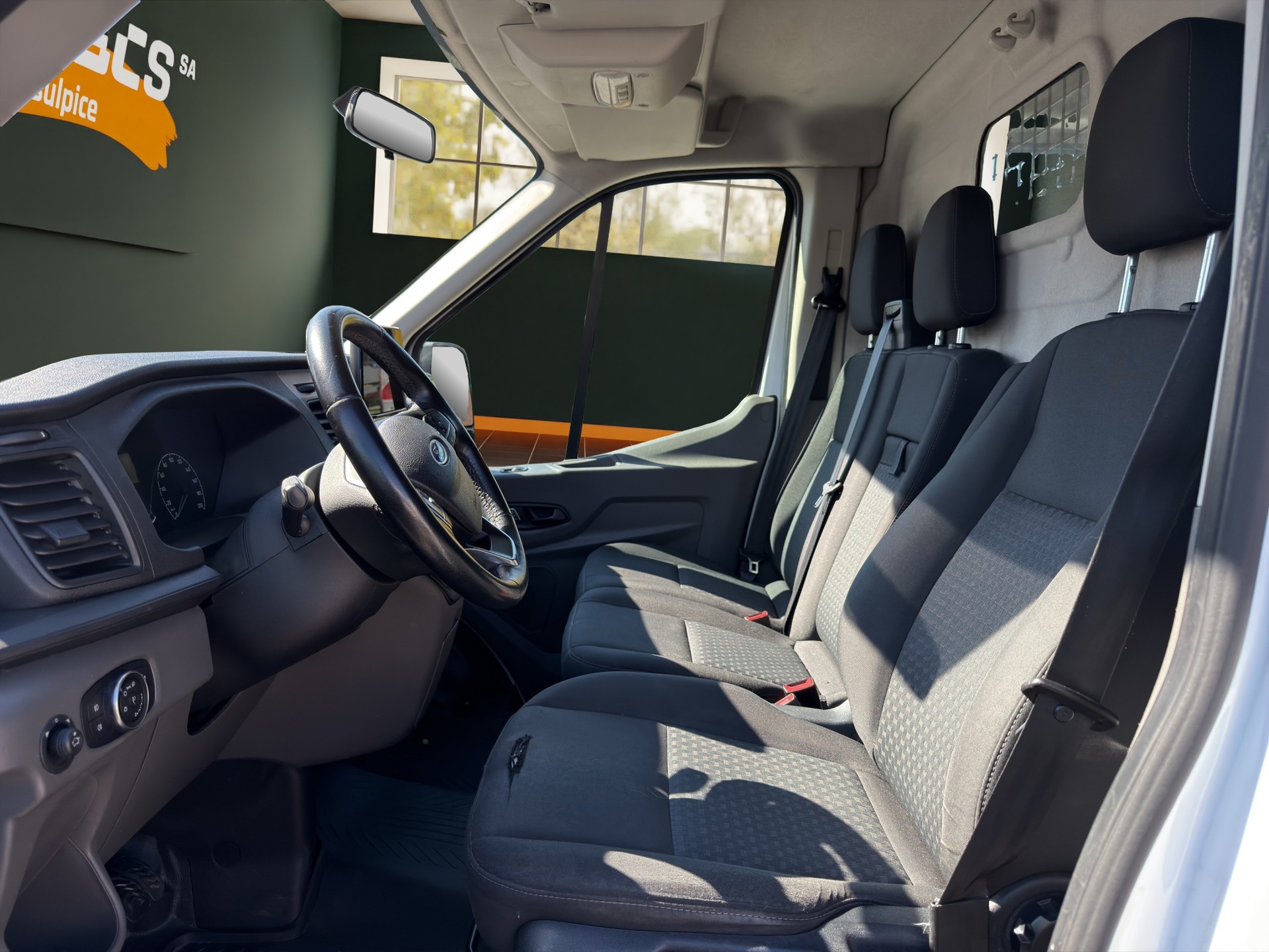 FORD Transit Van 350 L3 Trend 2.0 TDCi 130 FWD-image-6
