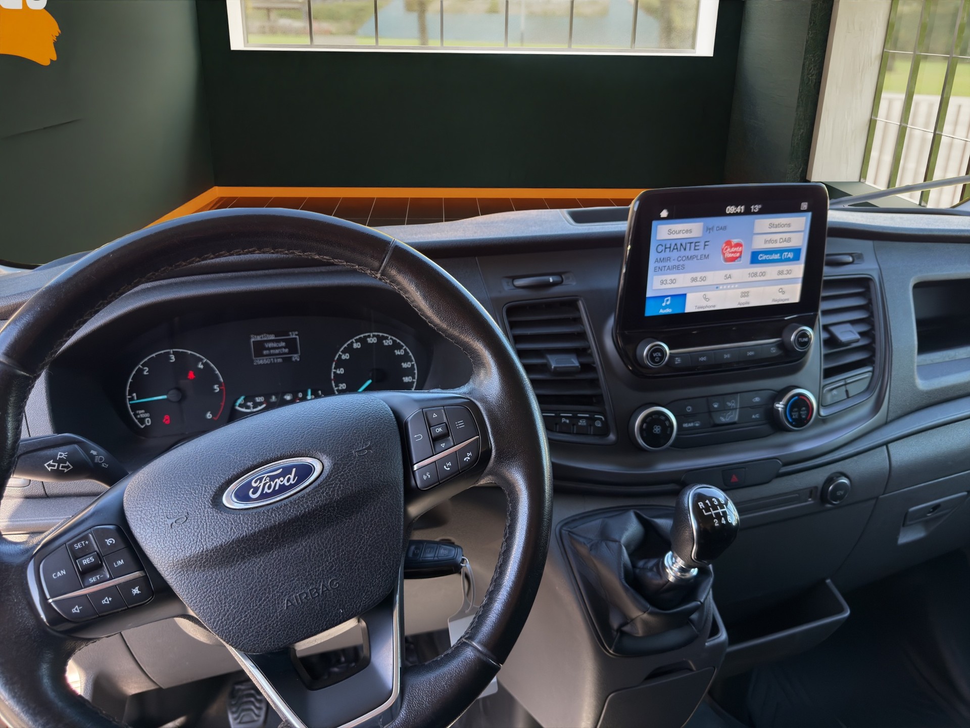 FORD Transit Van 350 L3 Trend 2.0 TDCi 130 FWD-image-9