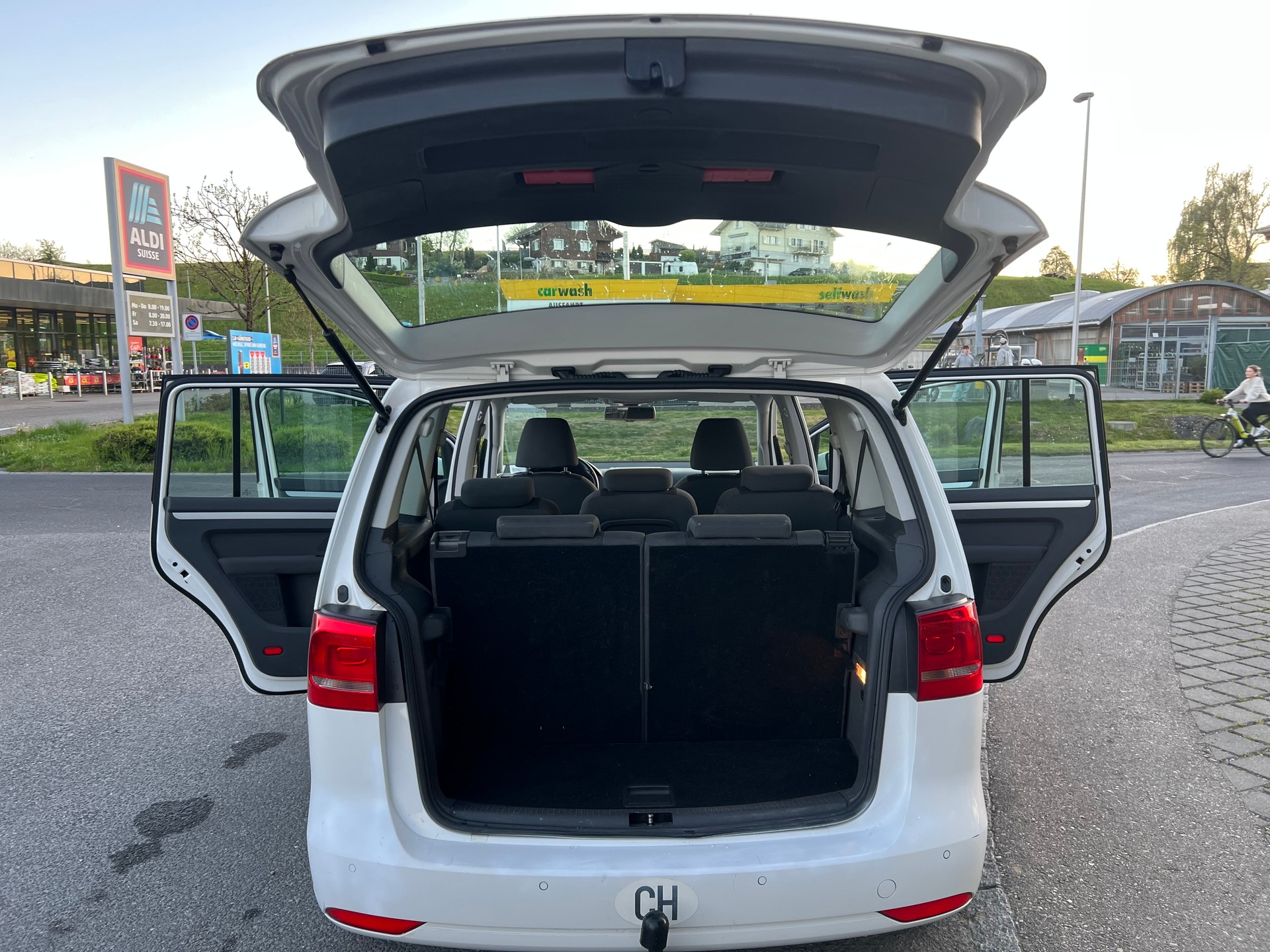 VW Touran 1.2 TSI Comfortline-image-11