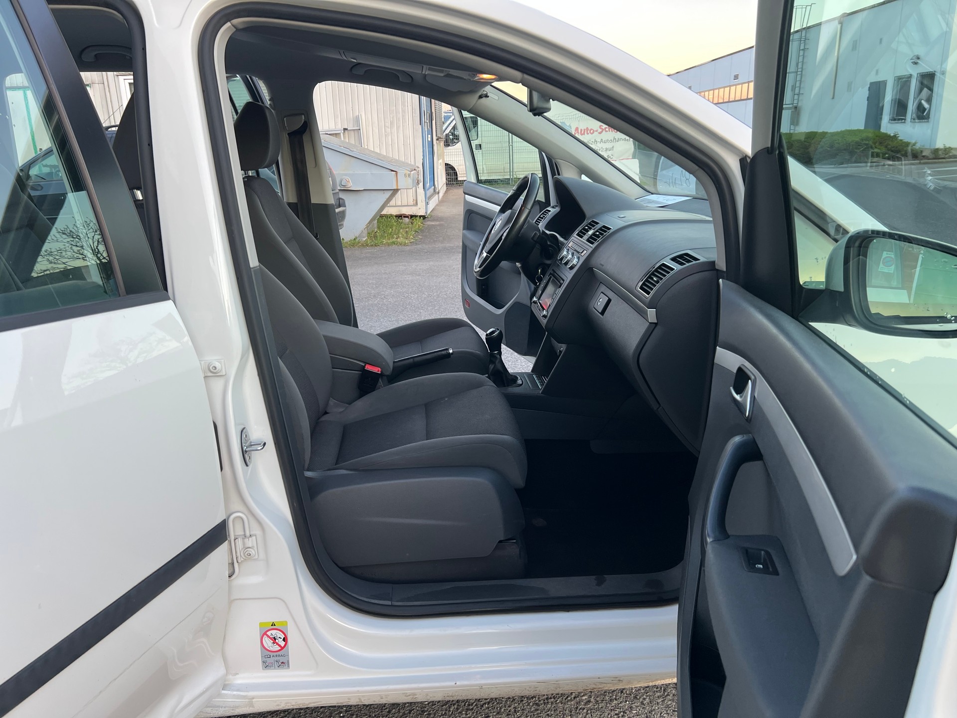 VW Touran 1.2 TSI Comfortline-image-8