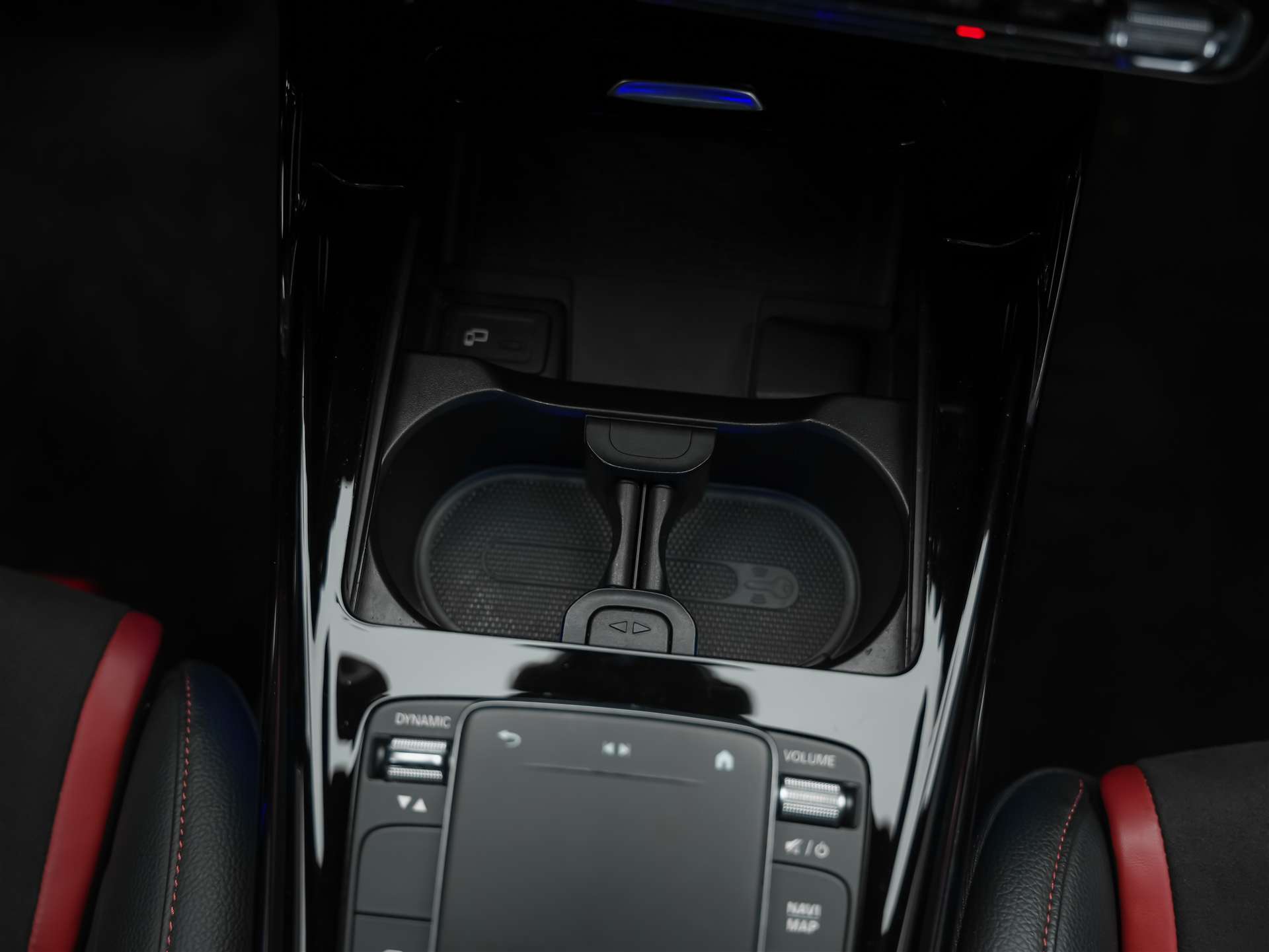 MERCEDES-BENZ CLA 45 S AMG 4Matic+ 8G-DCT *Schalensitze*Burmester*Schmiedefelgen*-image-26