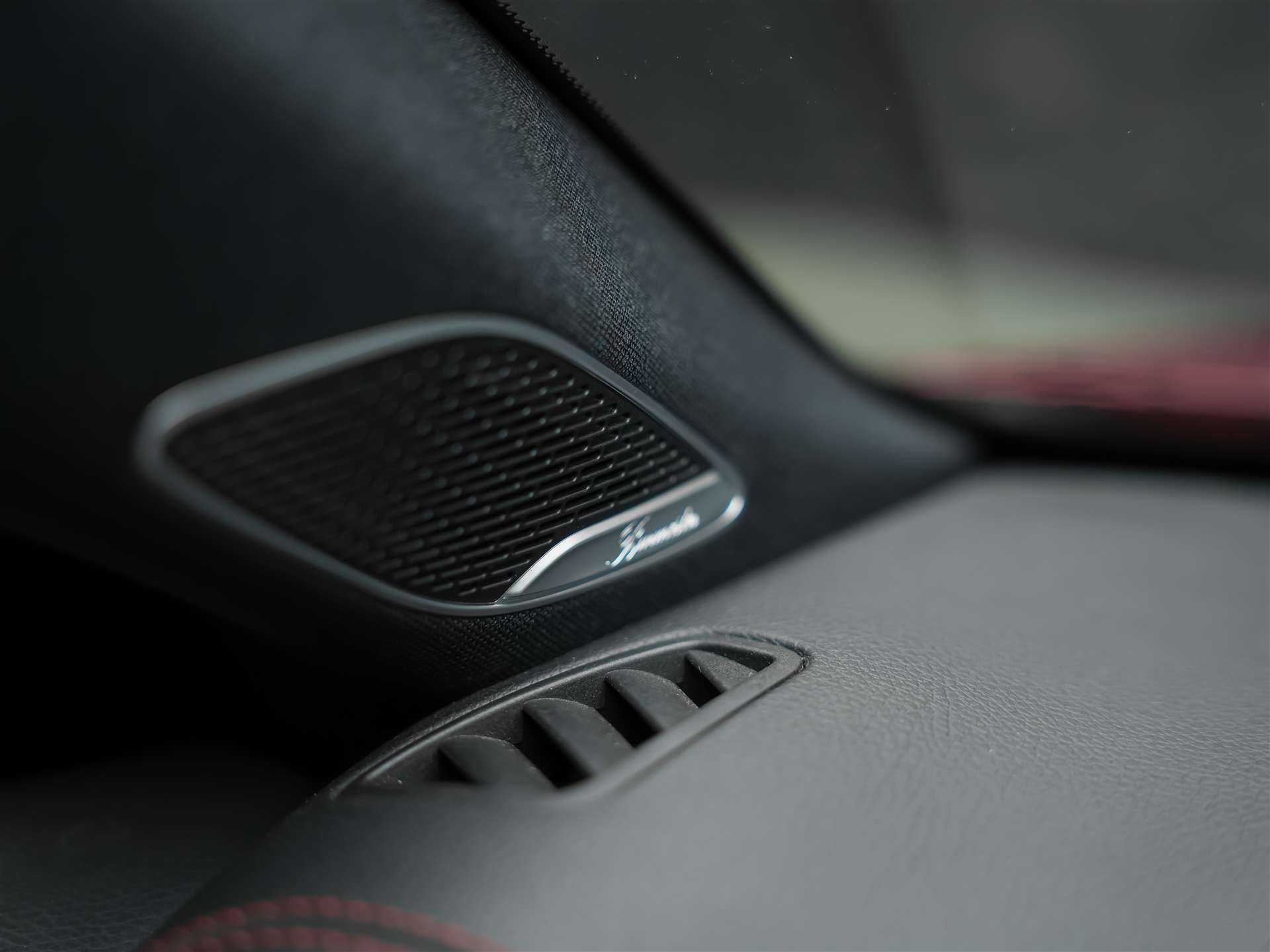 MERCEDES-BENZ CLA 45 S AMG 4Matic+ 8G-DCT *Schalensitze*Burmester*Schmiedefelgen*-image-24