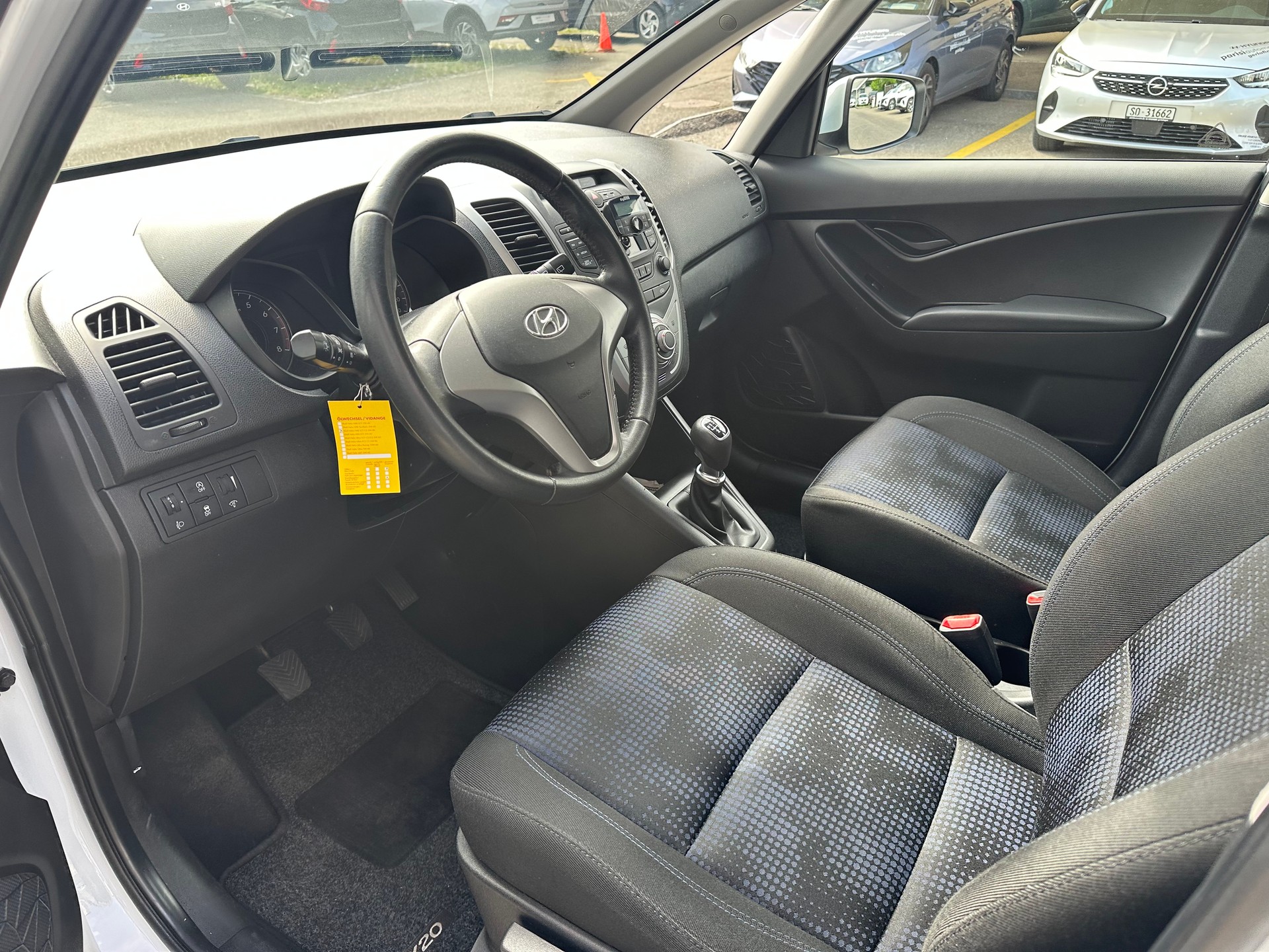 HYUNDAI iX20 1.4 Comfort-image-11