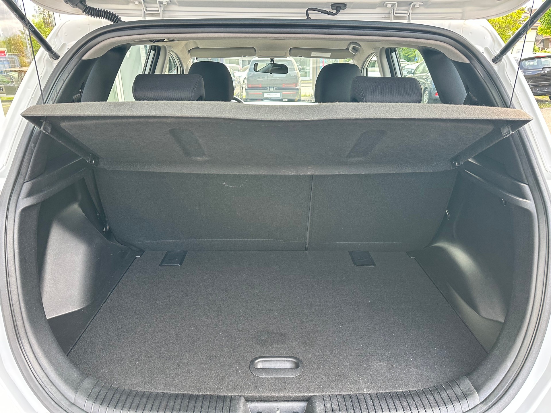 HYUNDAI iX20 1.4 Comfort-image-7