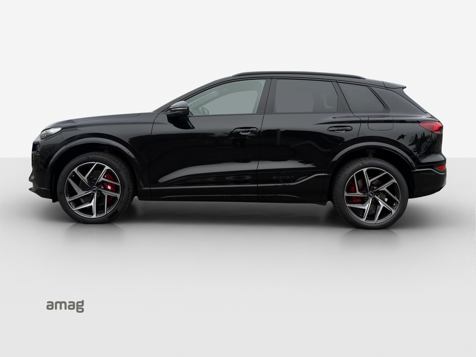 AUDI SQ6 e-tron quattro-image-1