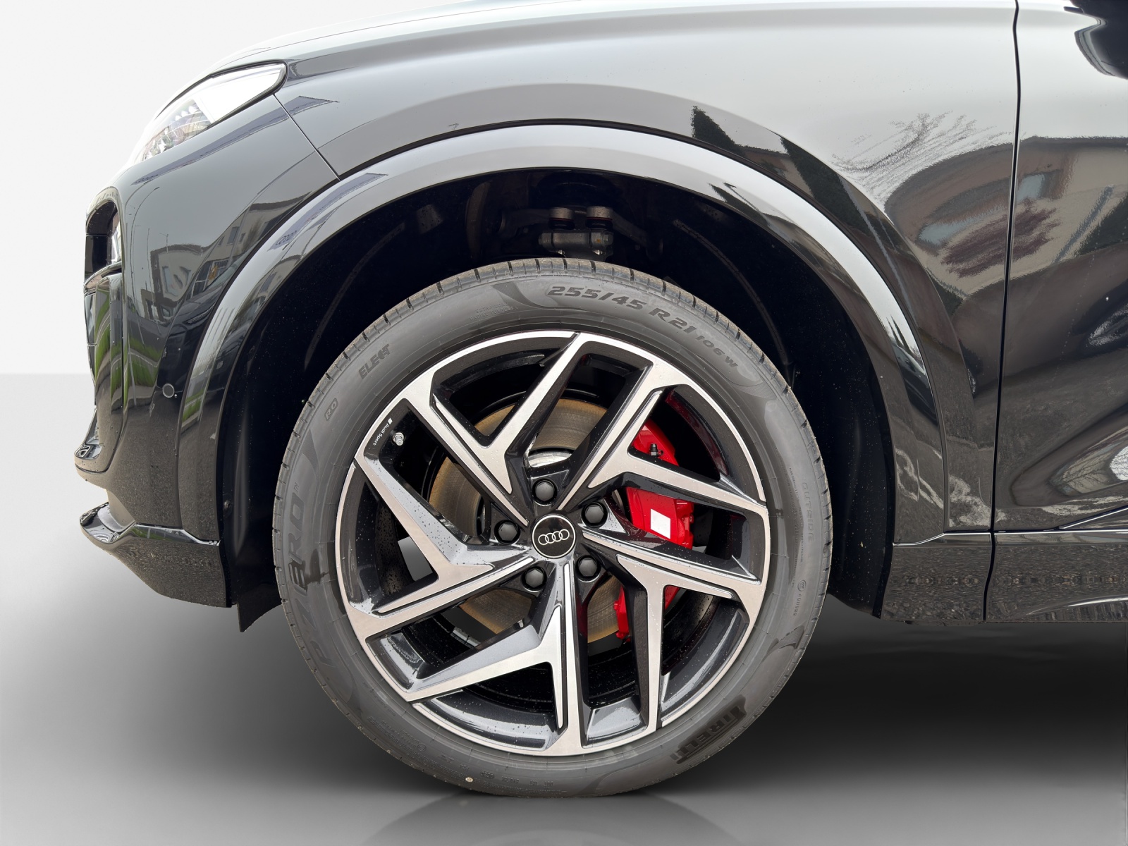 AUDI SQ6 e-tron quattro-image-14