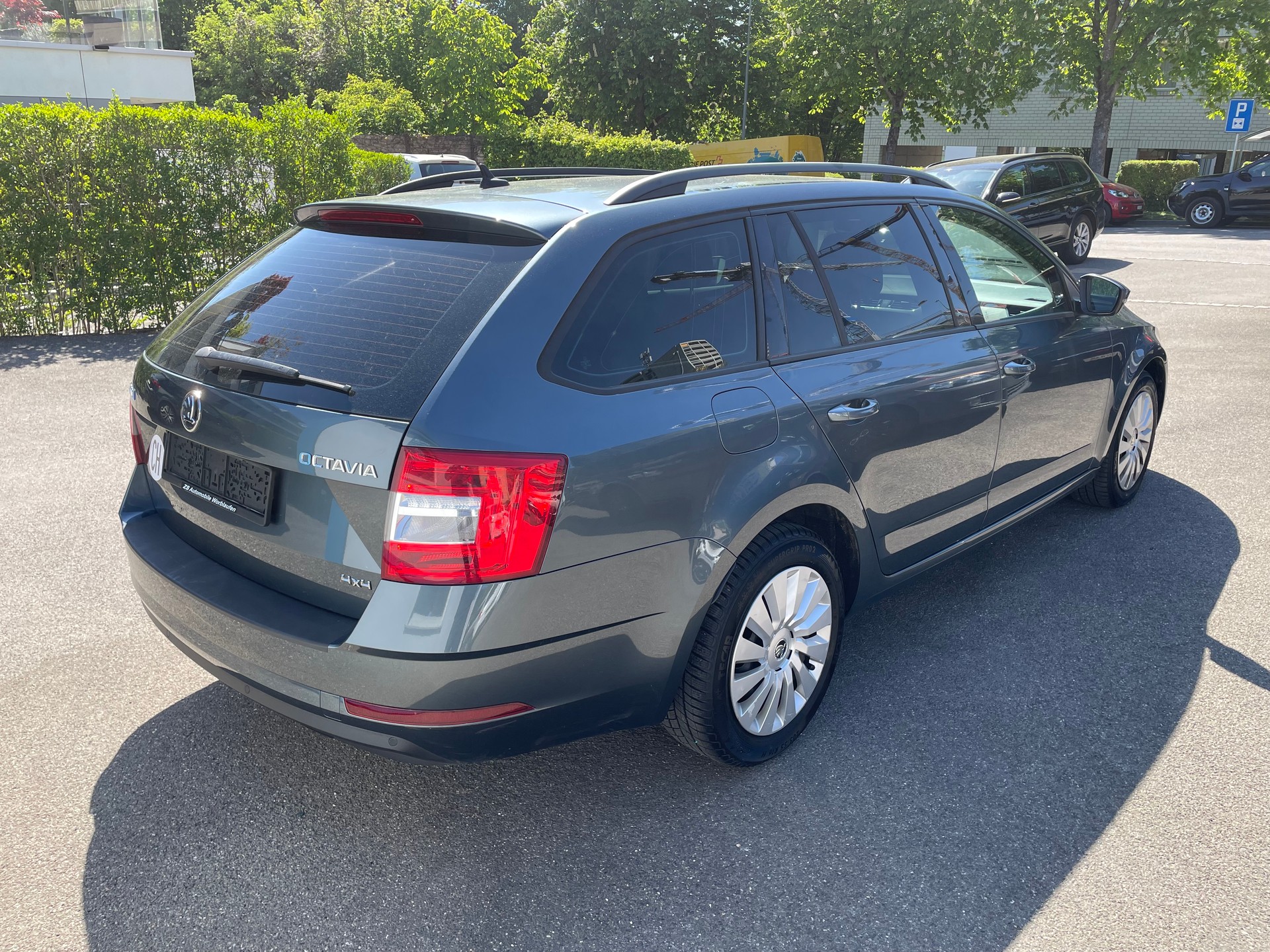 SKODA Octavia Combi 2.0 TDI Ambition 4x4 DSG-image-3