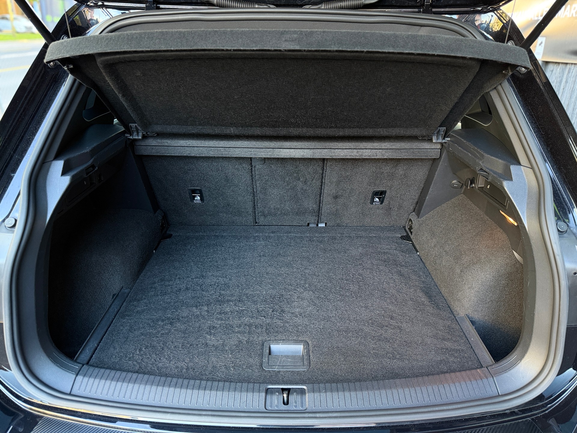 VW R-Line 2.0TSI-image-14