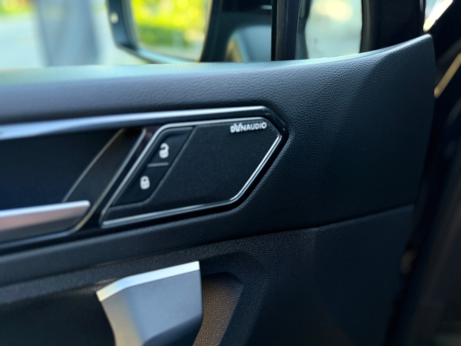 VW R-Line 2.0TSI-image-12