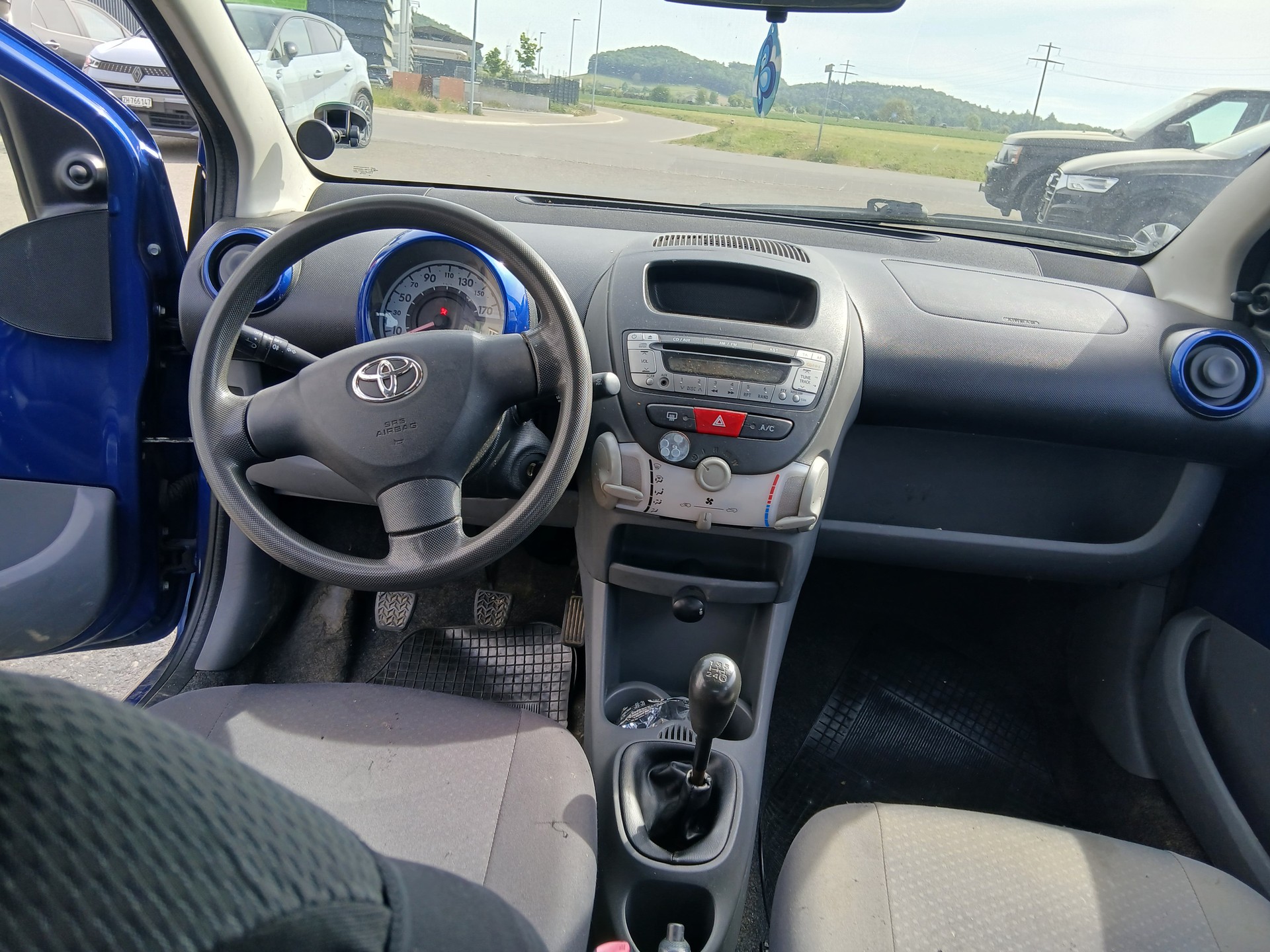 TOYOTA Aygo 1.0 blue-image-5
