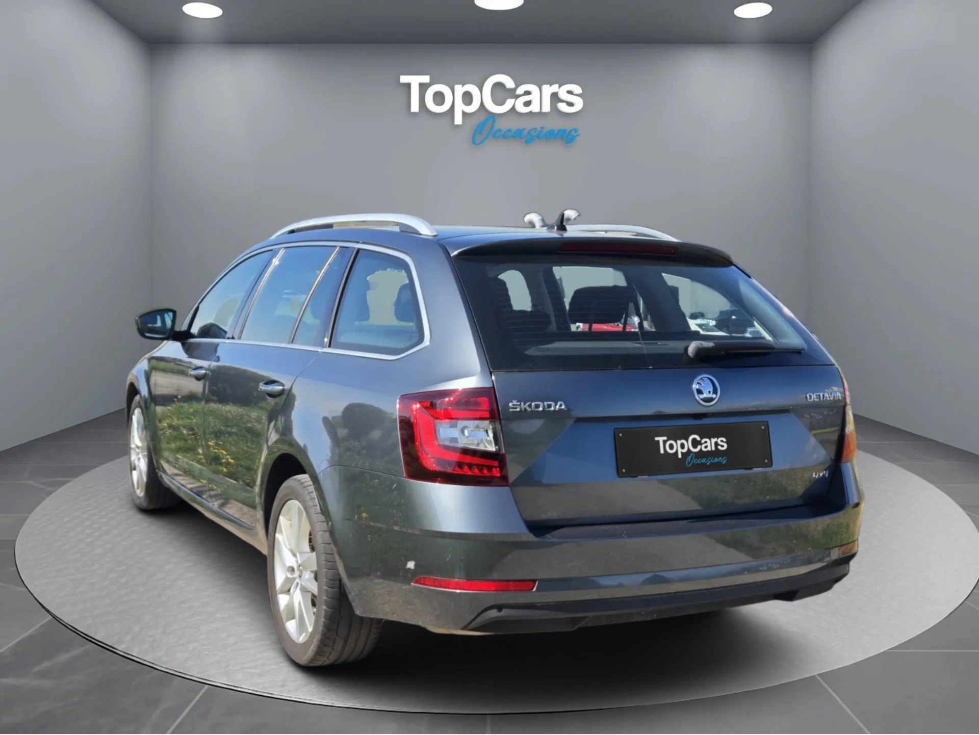 SKODA Octavia Combi 2.0 TDI Style 4x4 DSG ** Frish MFK ** Expertise du jour ** Full Options ** AHK ** Crochet d'attelage-image-1