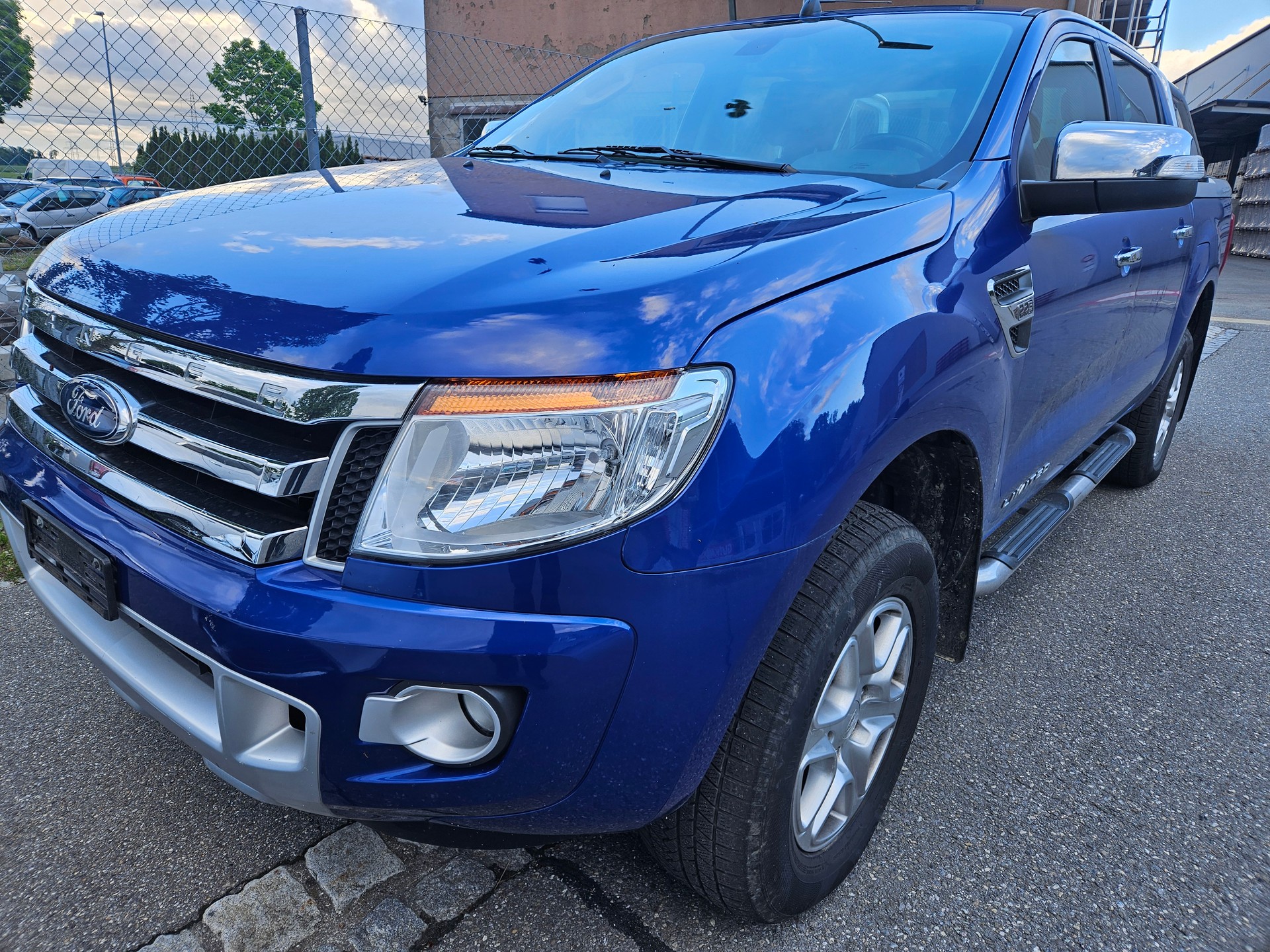 FORD Ranger Wildtrak 2.2 TDCi 4x4 A-image-2