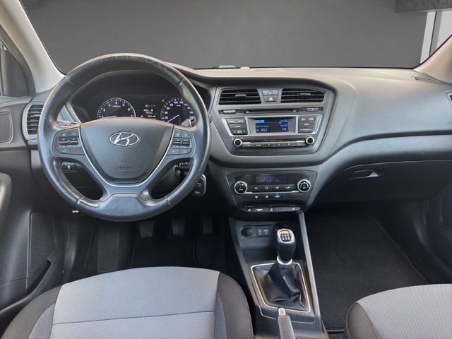 HYUNDAI i20 1.2 Vertex-image-12