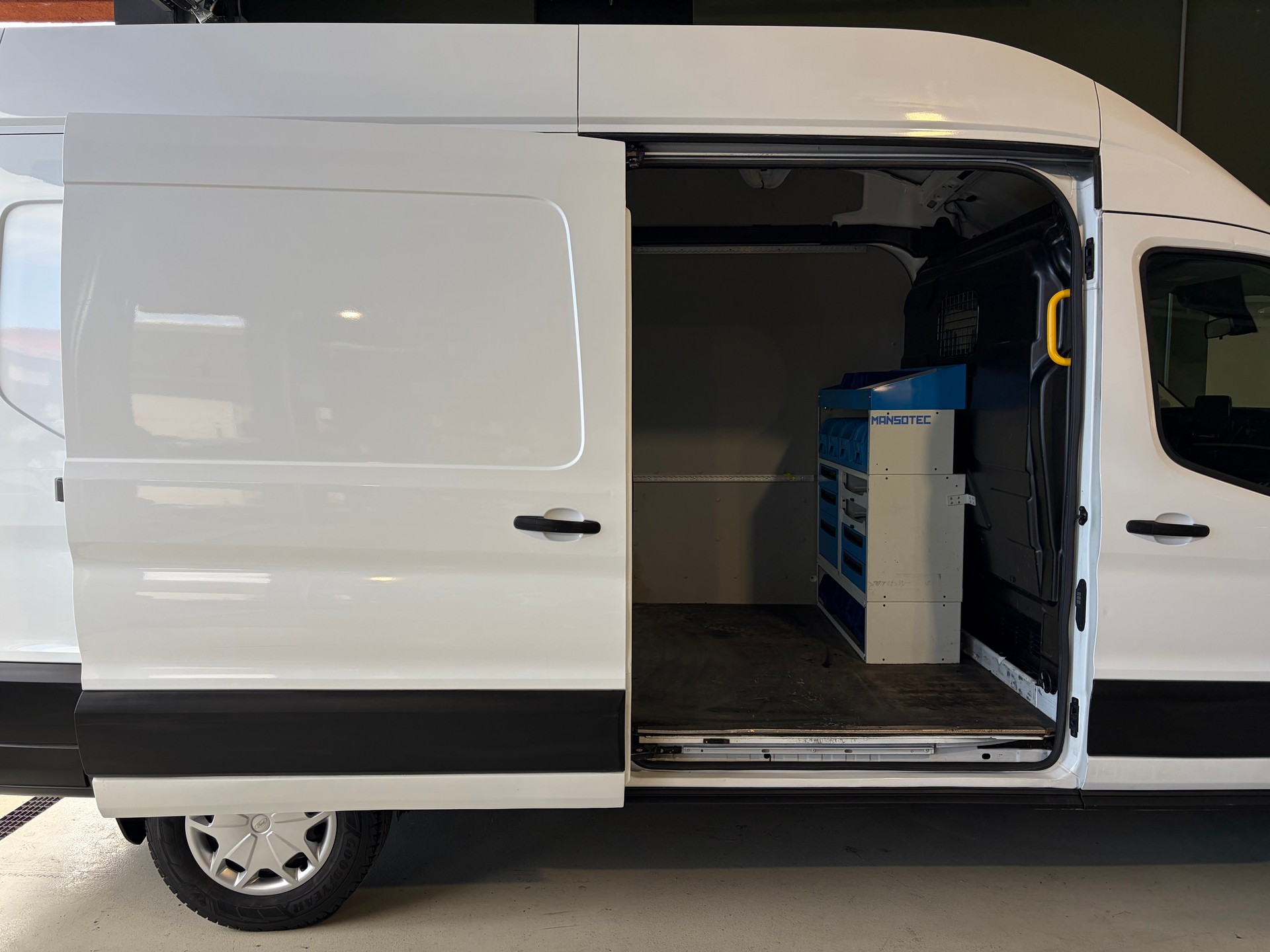 FORD Transit Van 350 L2 Trend 2.0 TDCi 130 FWD * CH-Fahrzeug*Ab MFK*-image-11