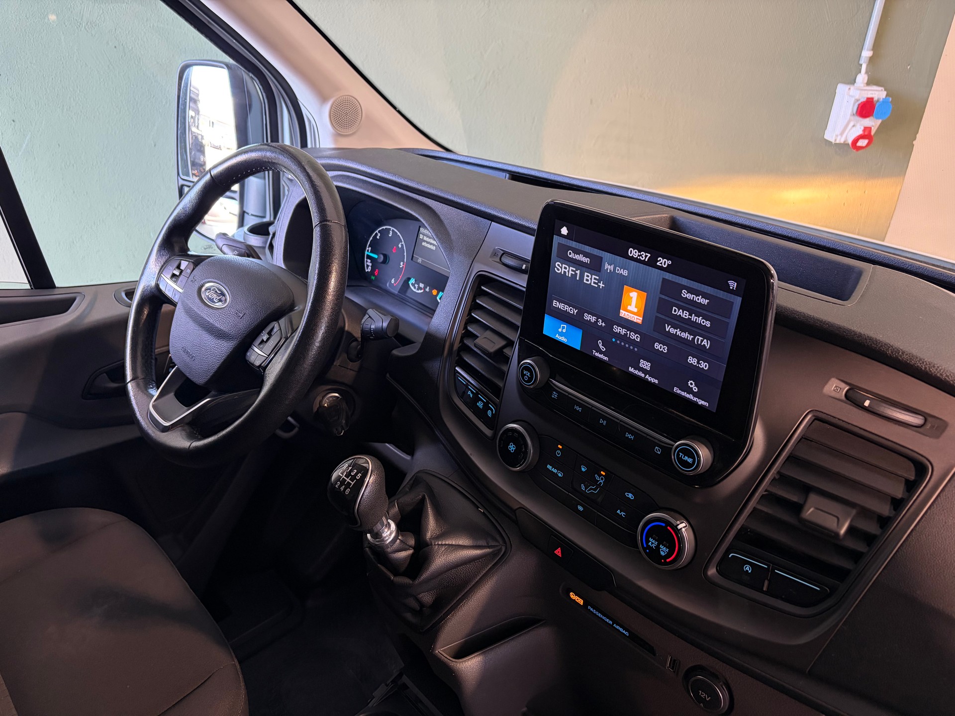 FORD Transit Van 350 L2 Trend 2.0 TDCi 130 FWD * CH-Fahrzeug*Ab MFK*-image-12