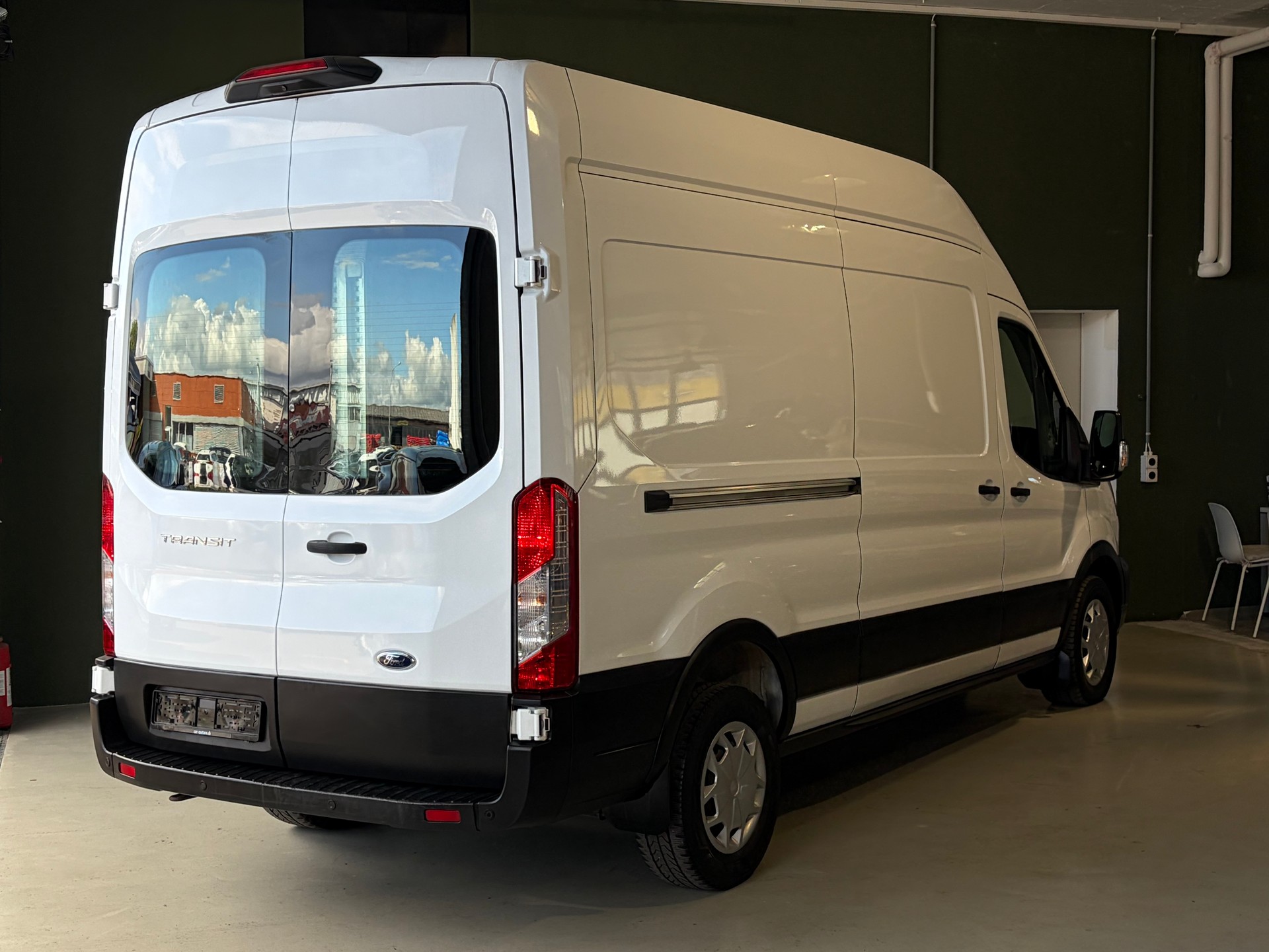 FORD Transit Van 350 L2 Trend 2.0 TDCi 130 FWD * CH-Fahrzeug*Ab MFK*-image-4