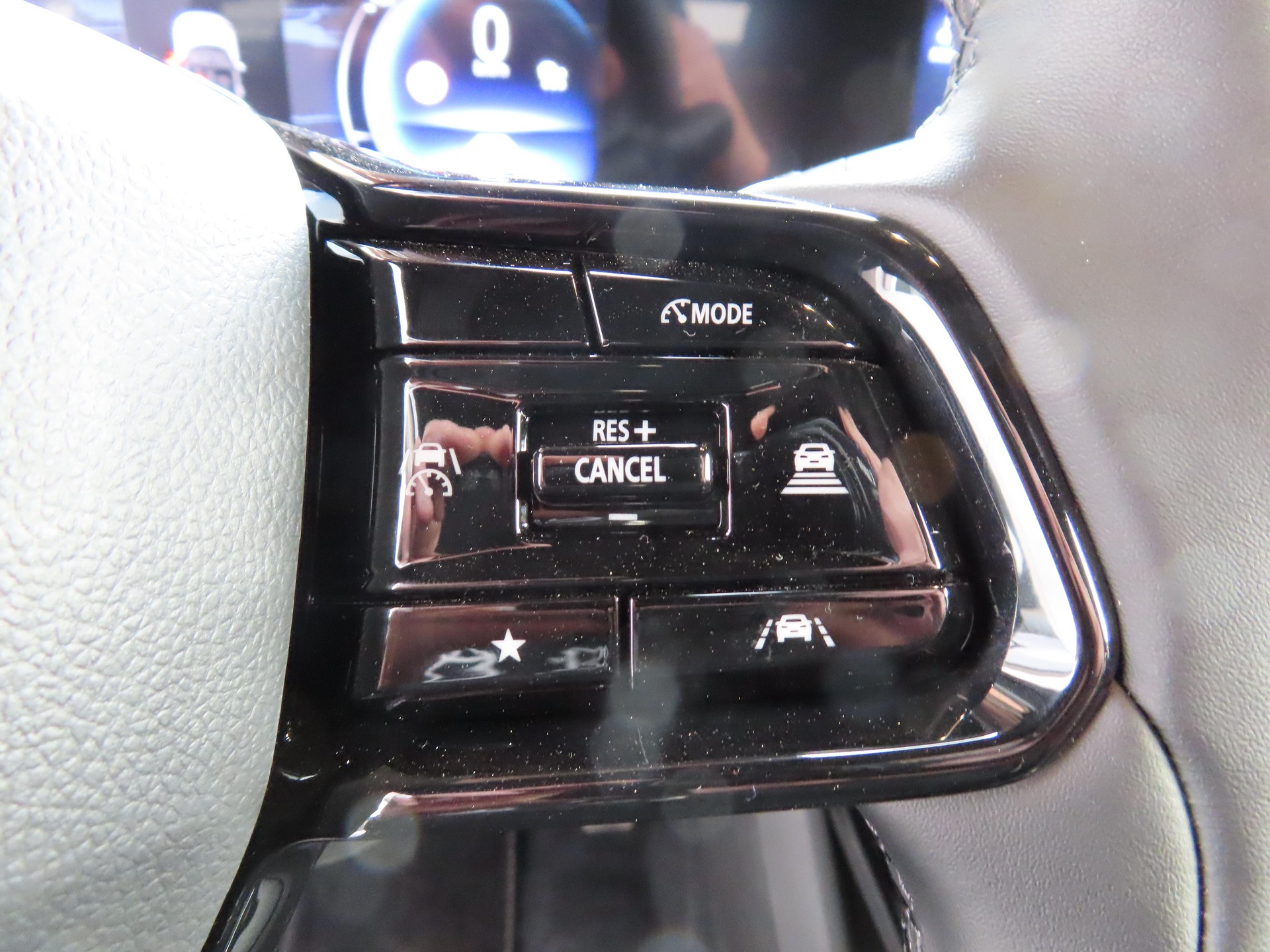 TOYOTA Urban Cruiser Trend AWD-image-10