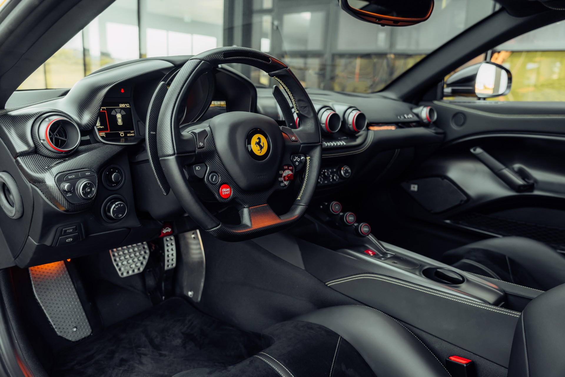 FERRARI F12 tdf-image-16