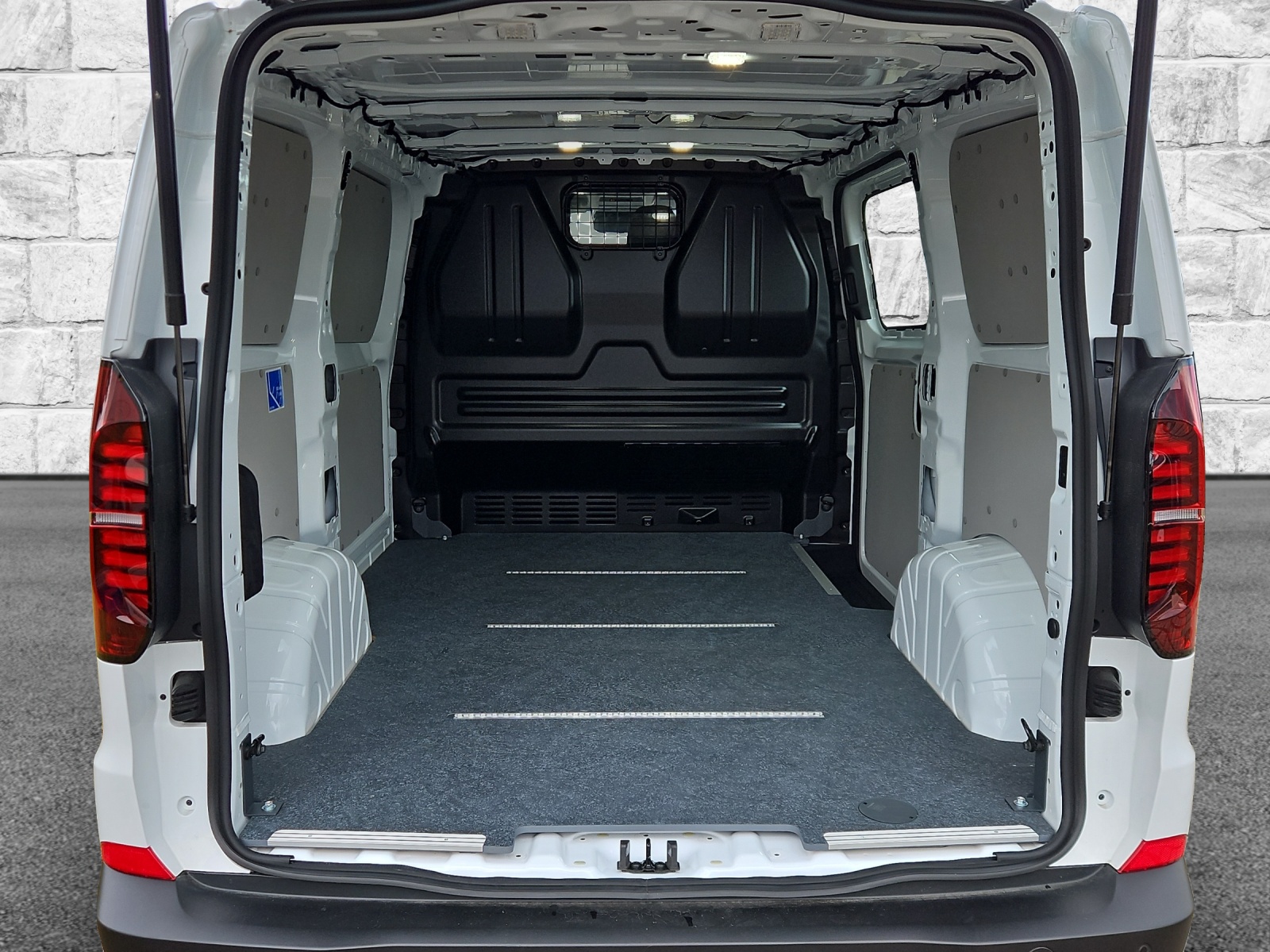 VW e-Transporter Kombi 63,8 kWh-image-9