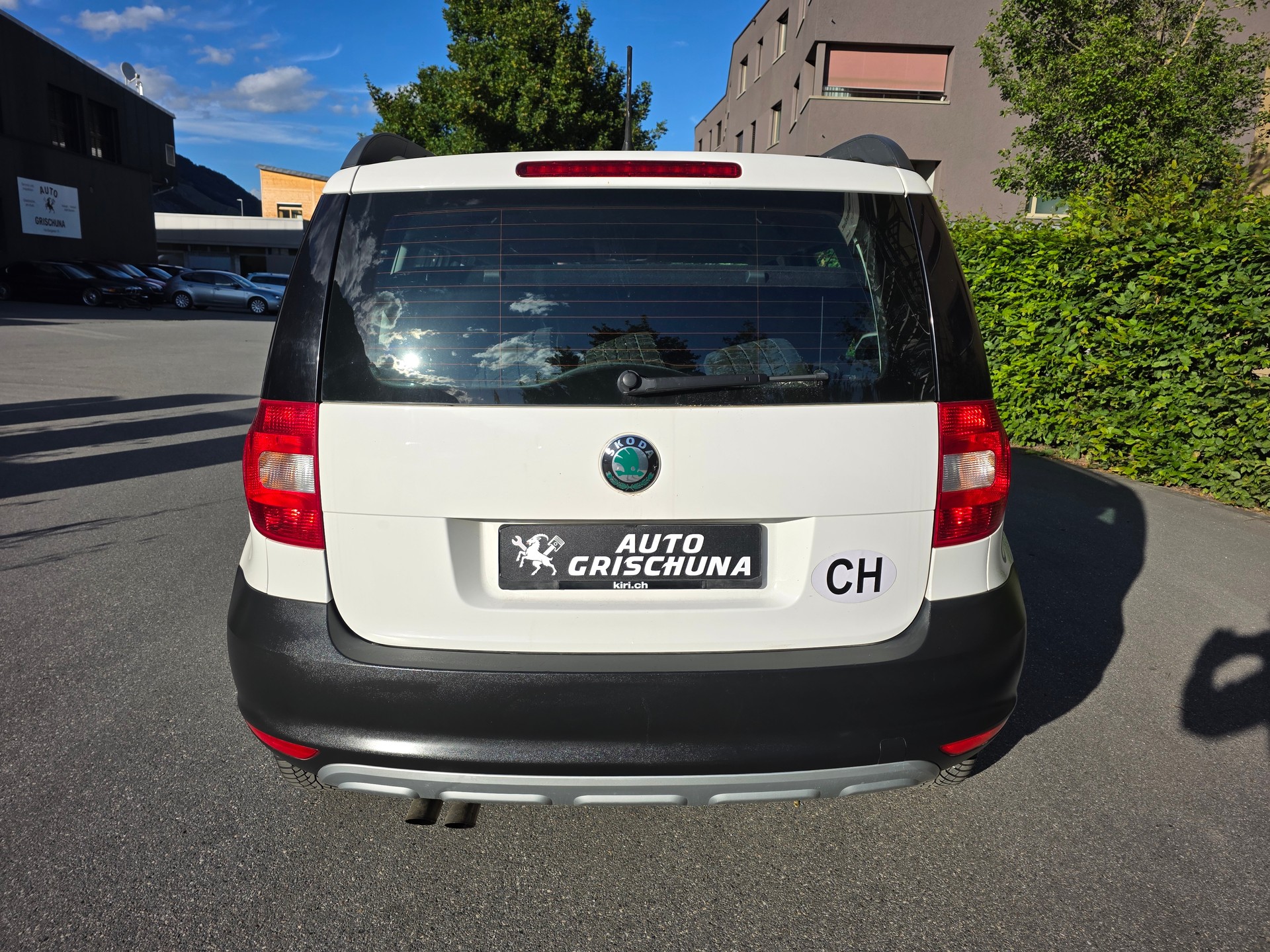 SKODA Yeti 2.0 TDI AllDrive 4x4-image-3