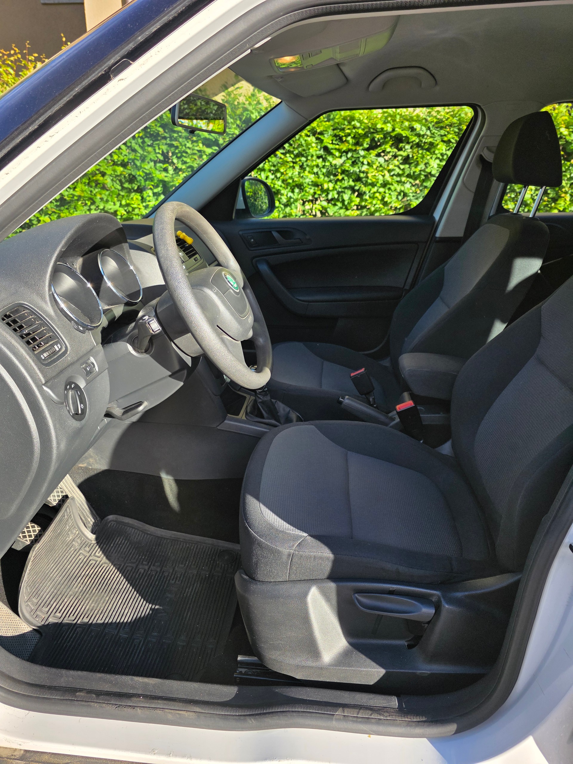 SKODA Yeti 2.0 TDI AllDrive 4x4-image-8