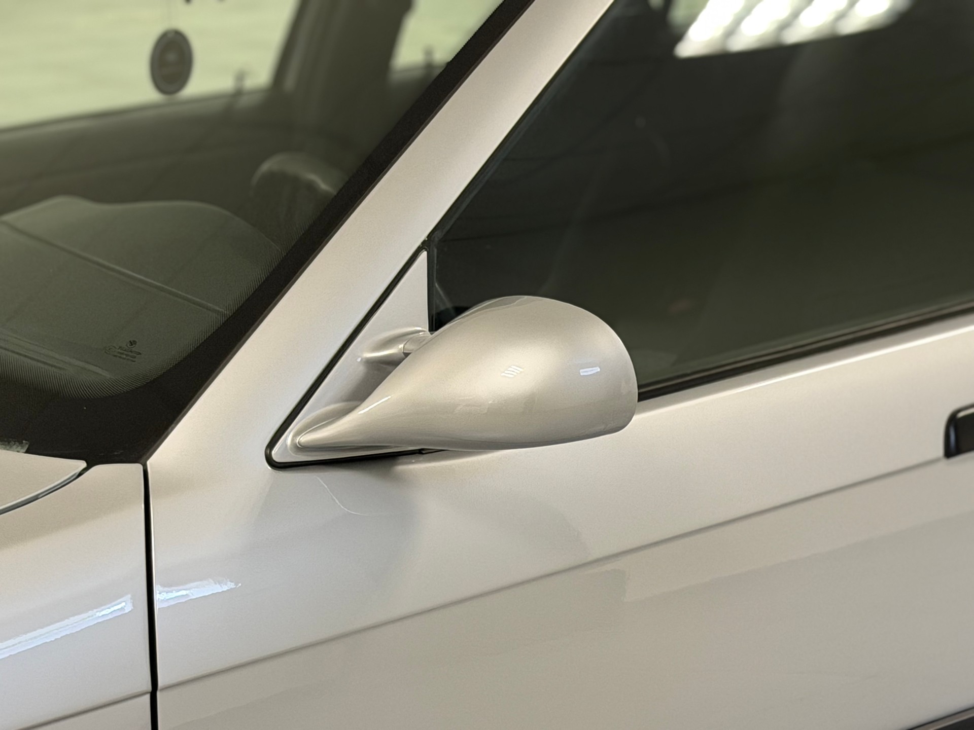BMW 325i-image-15