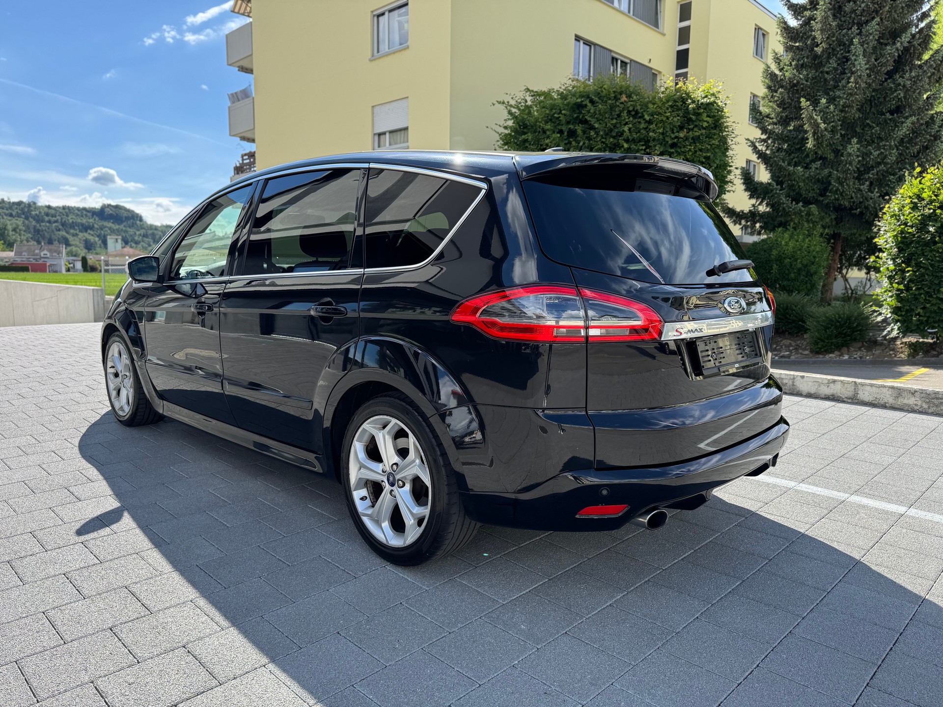 FORD S-Max 2.0 SCTi TitaniumS PowerShift-image-2