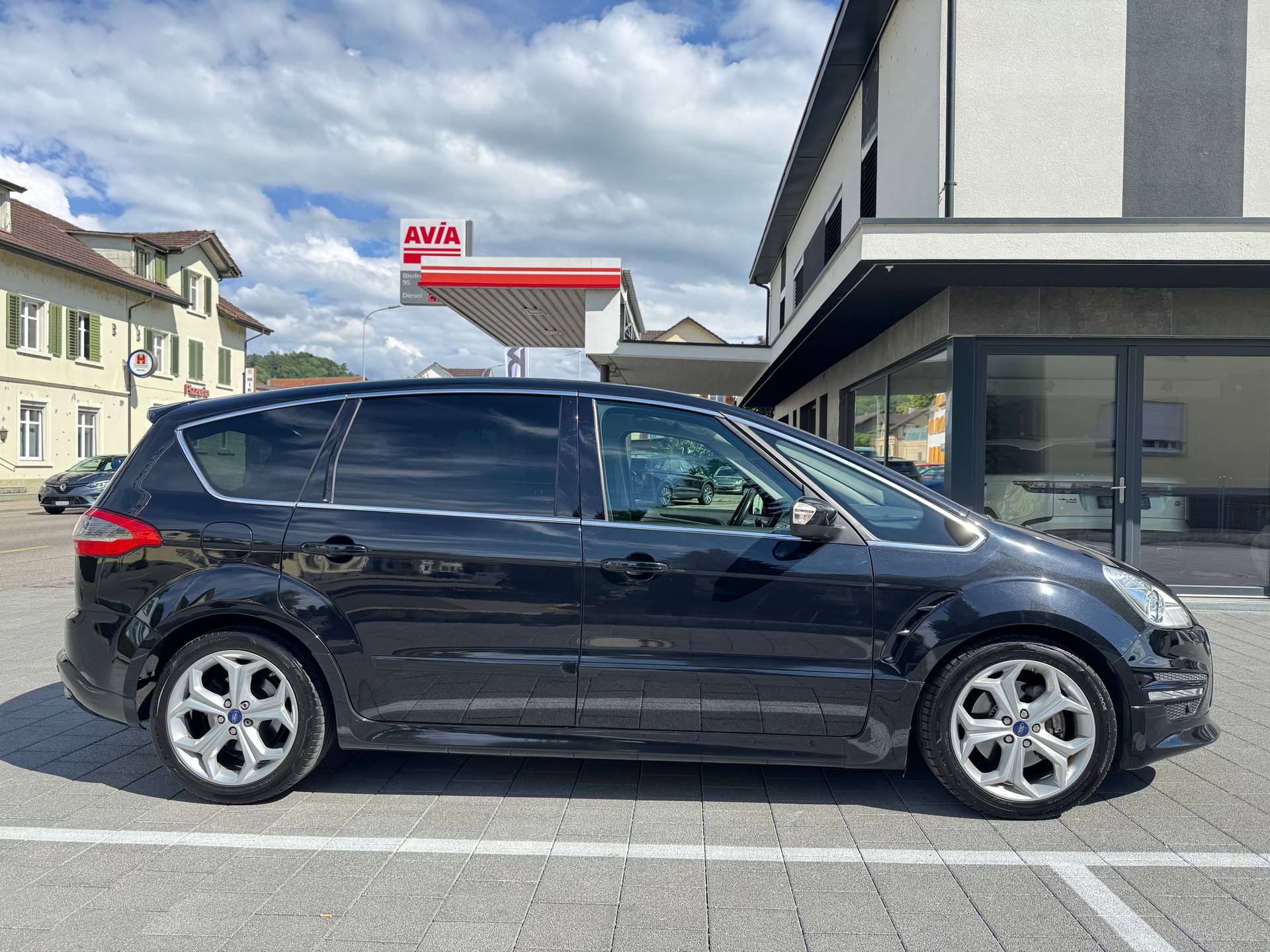 FORD S-Max 2.0 SCTi TitaniumS PowerShift-image-5