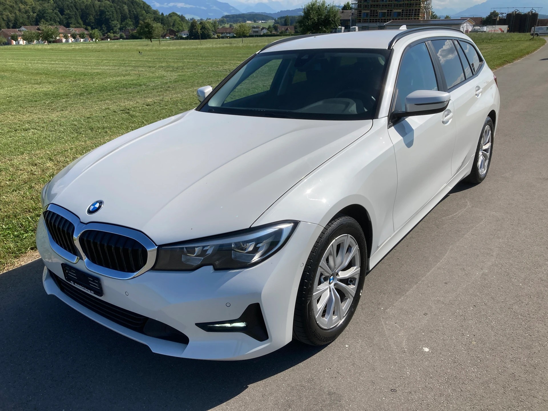 BMW 320d xDrive Touring Steptronic-image-0
