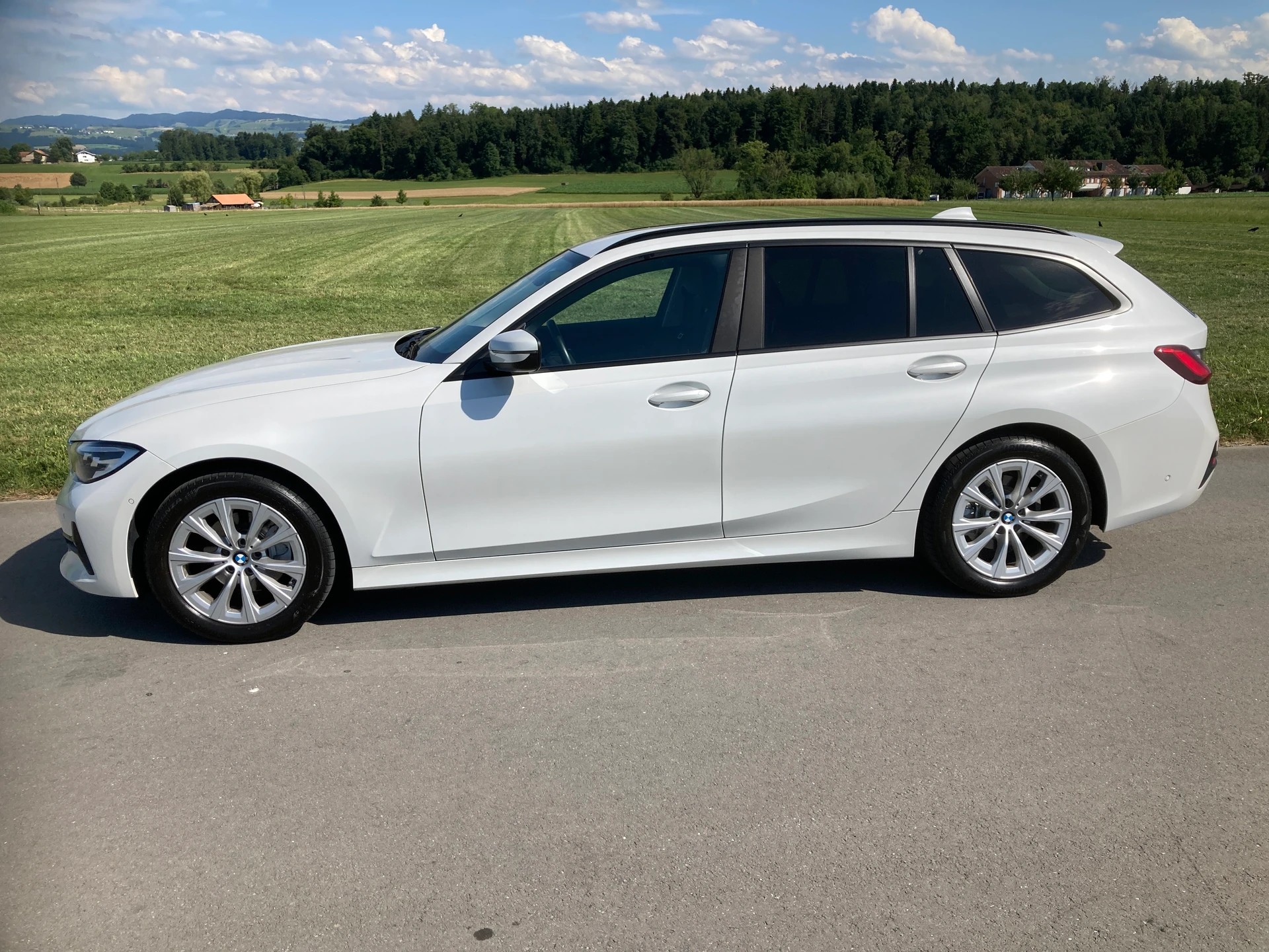 BMW 320d xDrive Touring Steptronic-image-4