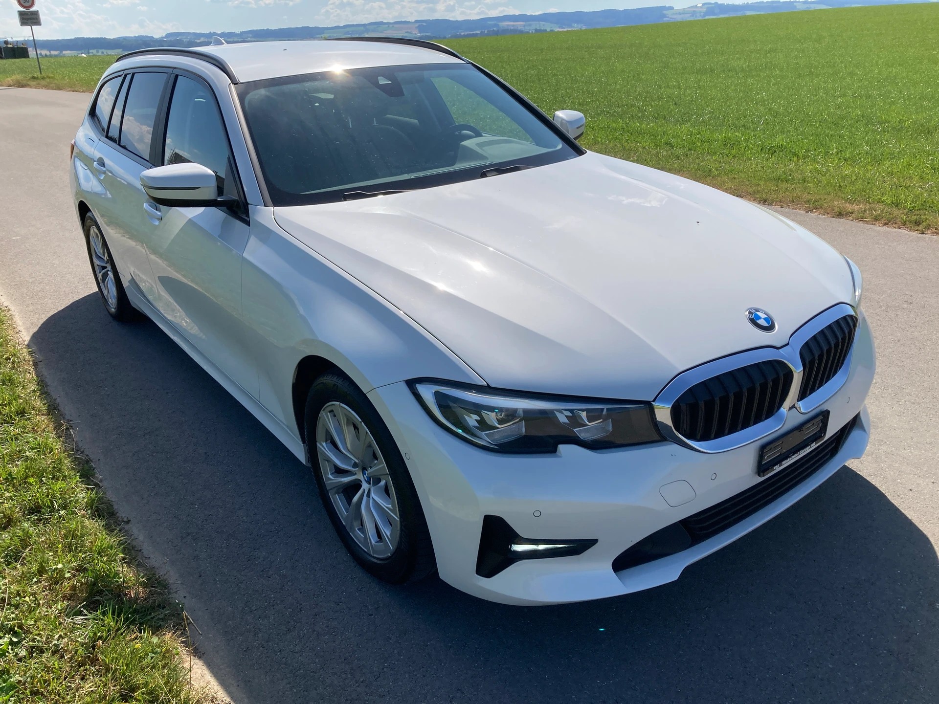 BMW 320d xDrive Touring Steptronic-image-1