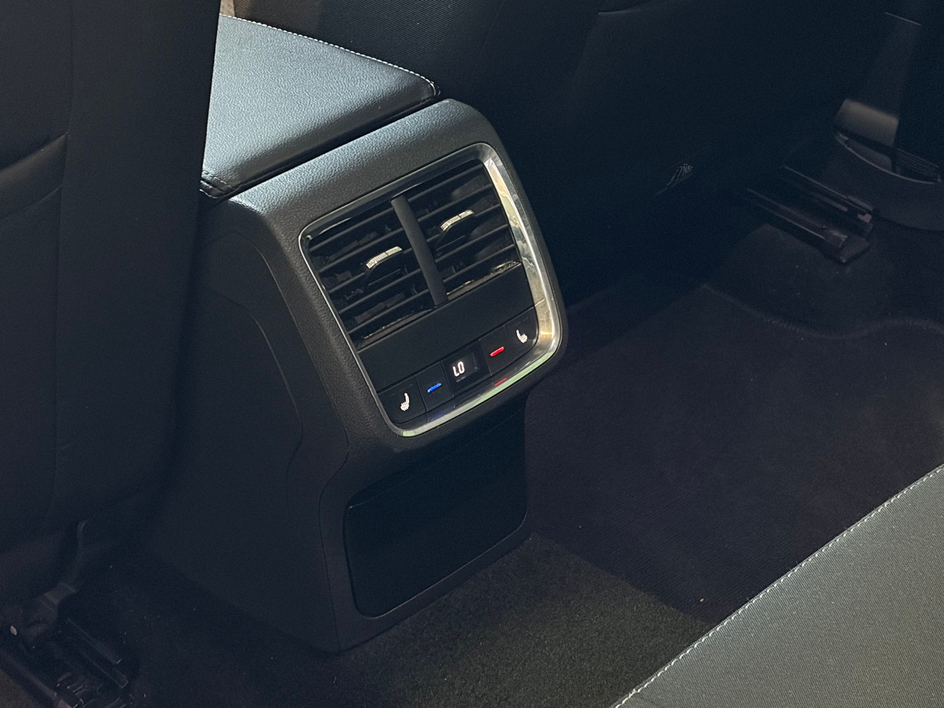 SKODA Octavia Combi 2.0 TDI DSG Style 4x4 *CH-Fahrzeug*-image-10