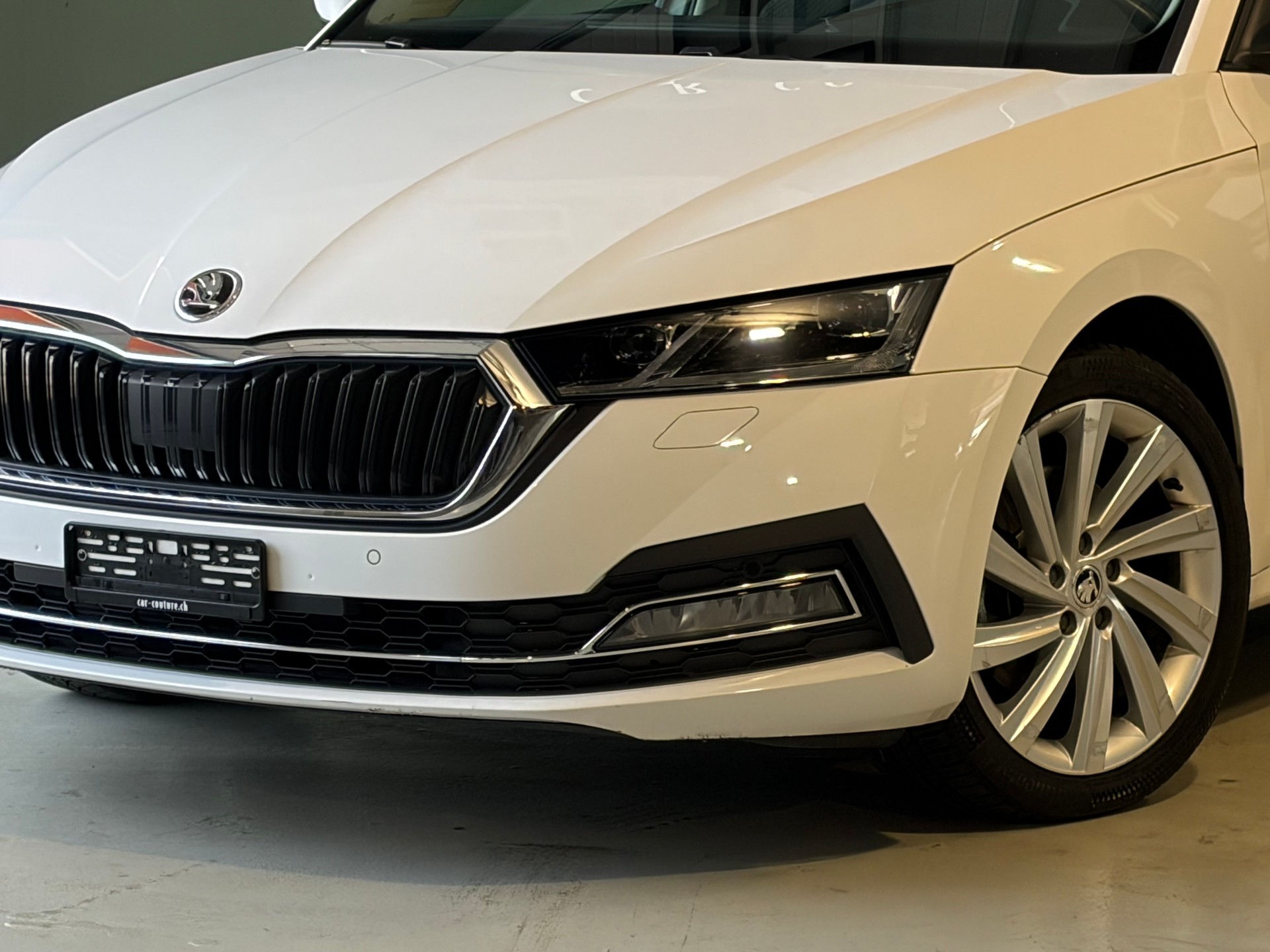 SKODA Octavia Combi 2.0 TDI DSG Style 4x4 *CH-Fahrzeug*-image-2