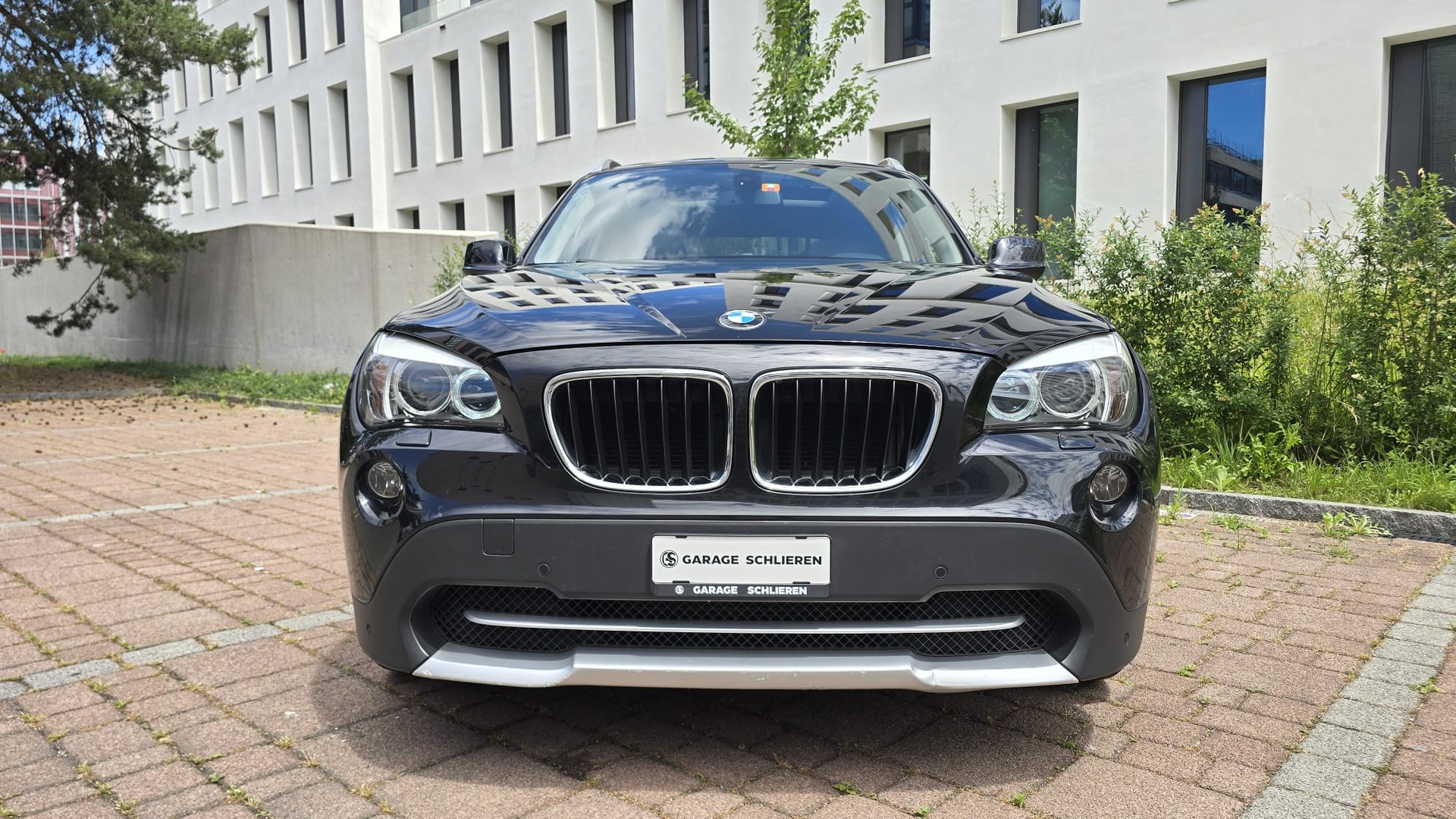 BMW X1 xDrive 20d Steptronic | Voll Ausstattung | ab MFK und Service | Harman Kardon Soundsys | Rückfahrt Kamera | Panorama Dach-image-2