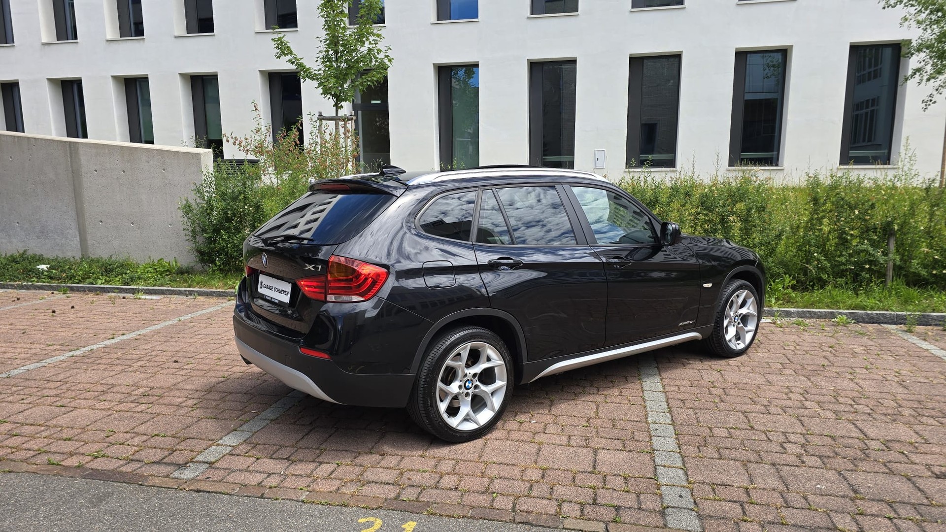 BMW X1 xDrive 20d Steptronic | Voll Ausstattung | ab MFK und Service | Harman Kardon Soundsys | Rückfahrt Kamera | Panorama Dach-image-5