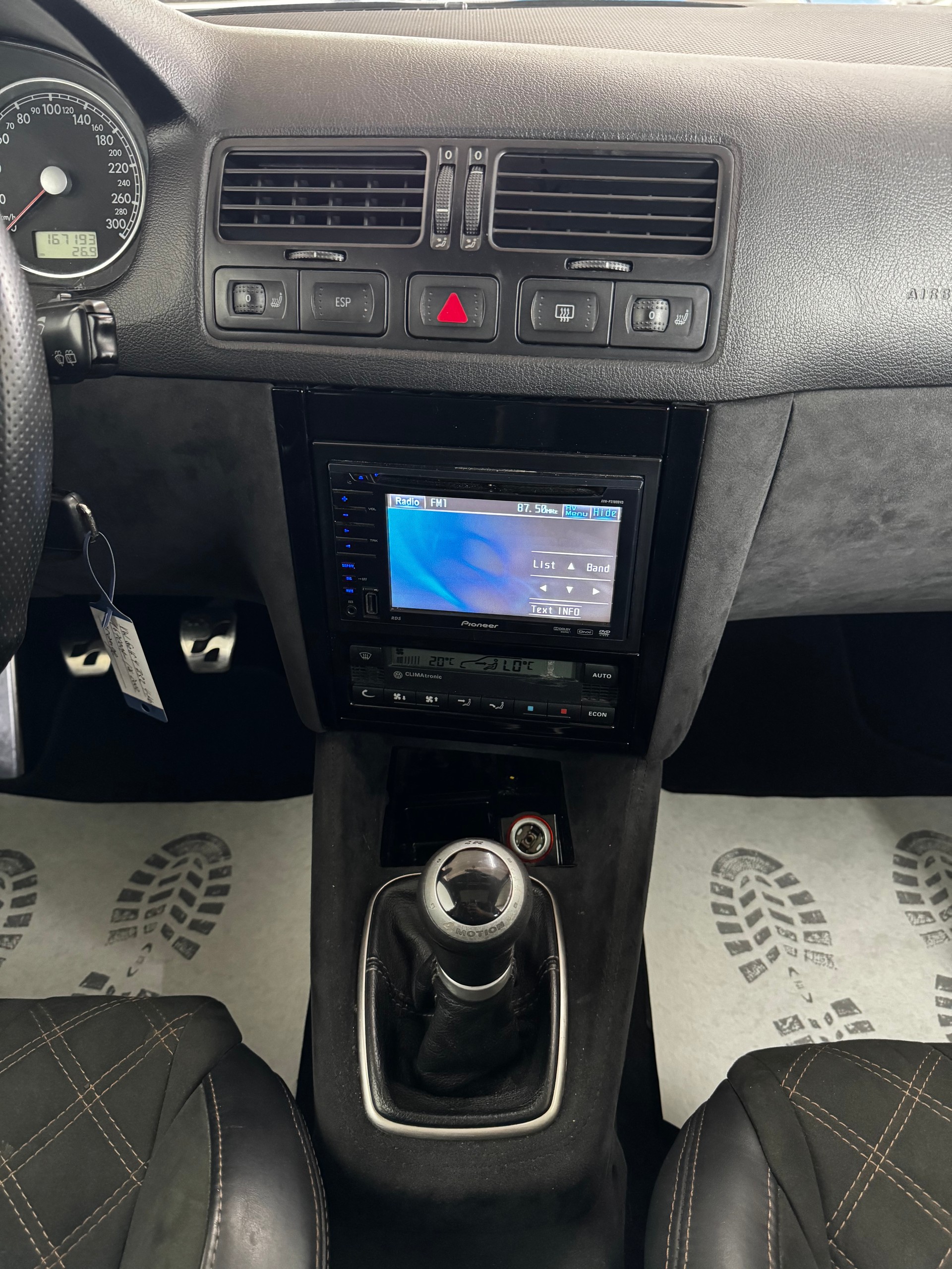 VW Golf R32 4Motion-image-18