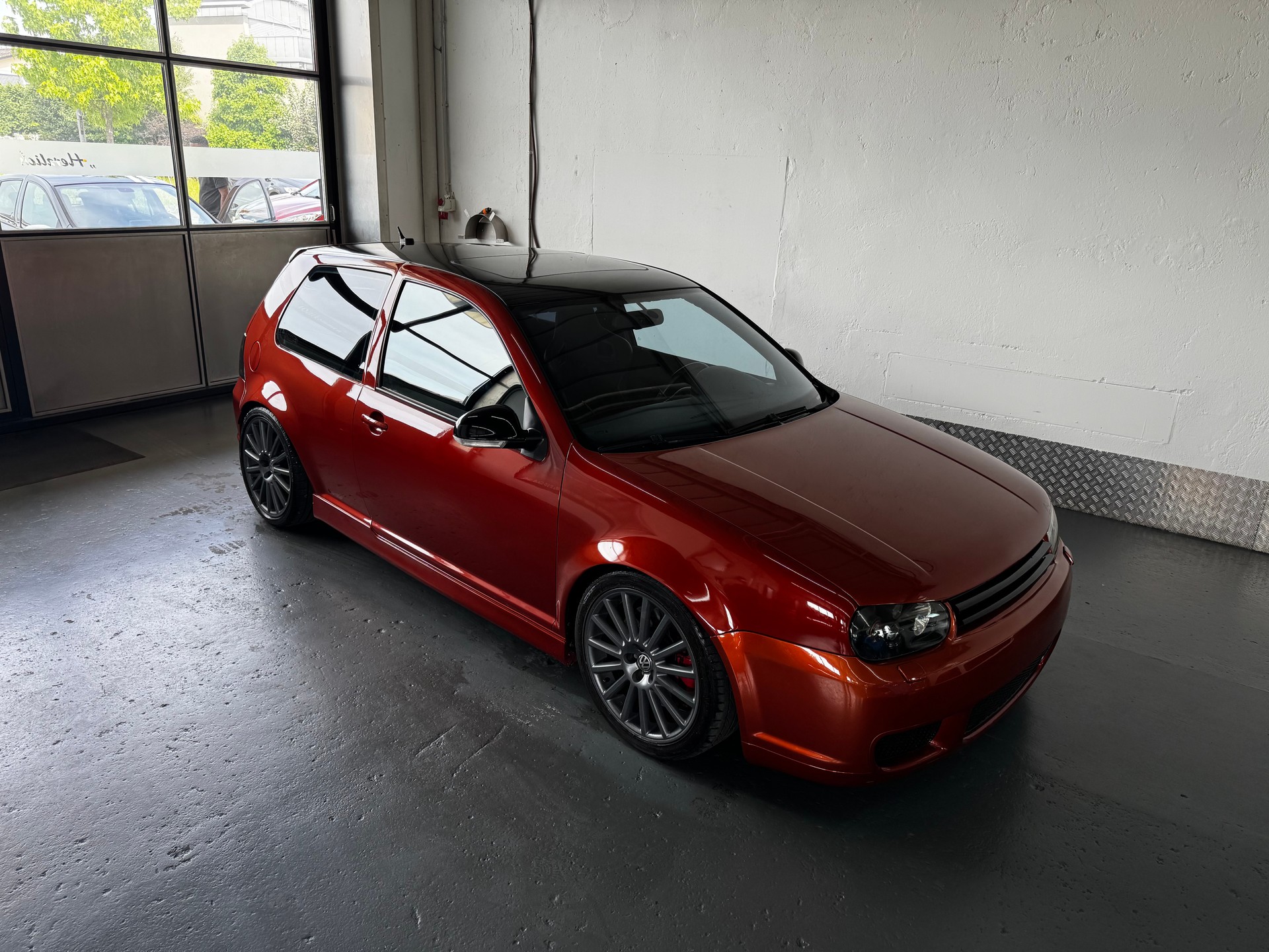 VW Golf R32 4Motion-image-0