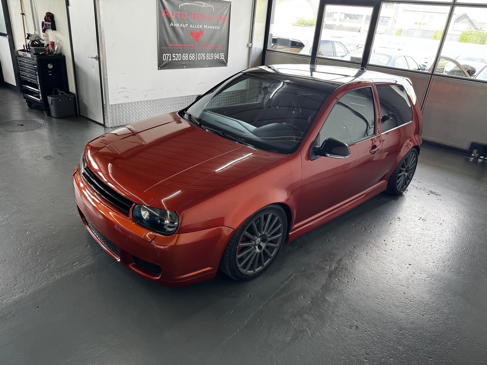 VW Golf R32 4Motion-image-4
