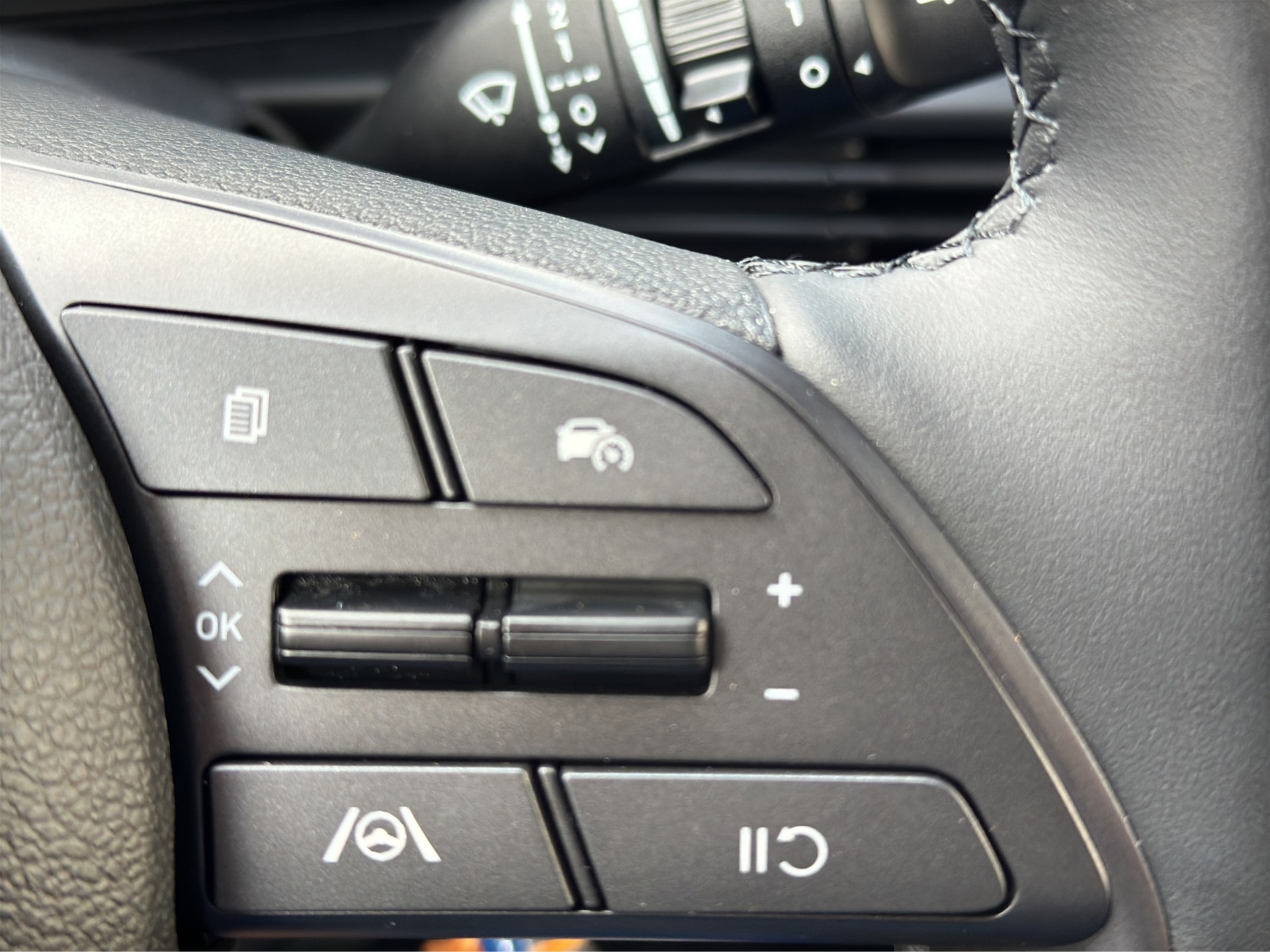 HYUNDAI i20 1.0 T-GDi Amplia DCT-image-23