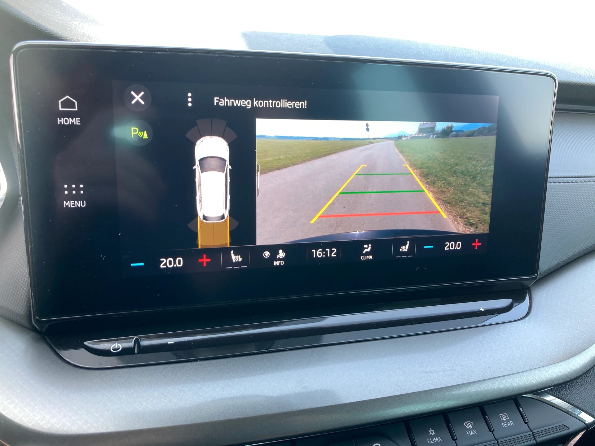 SKODA Octavia Combi 2.0 TDI DSG Ambition-image-11