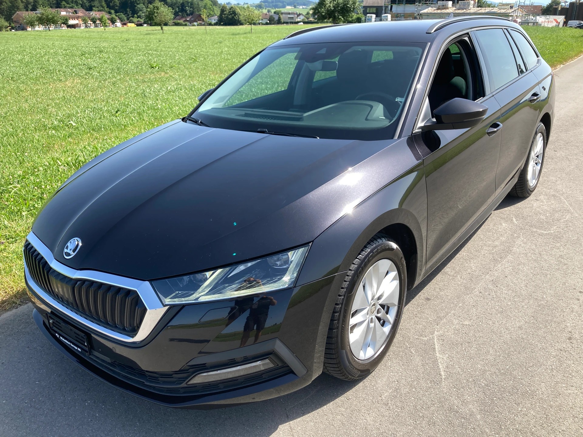 SKODA Octavia Combi 2.0 TDI DSG Ambition-image-0