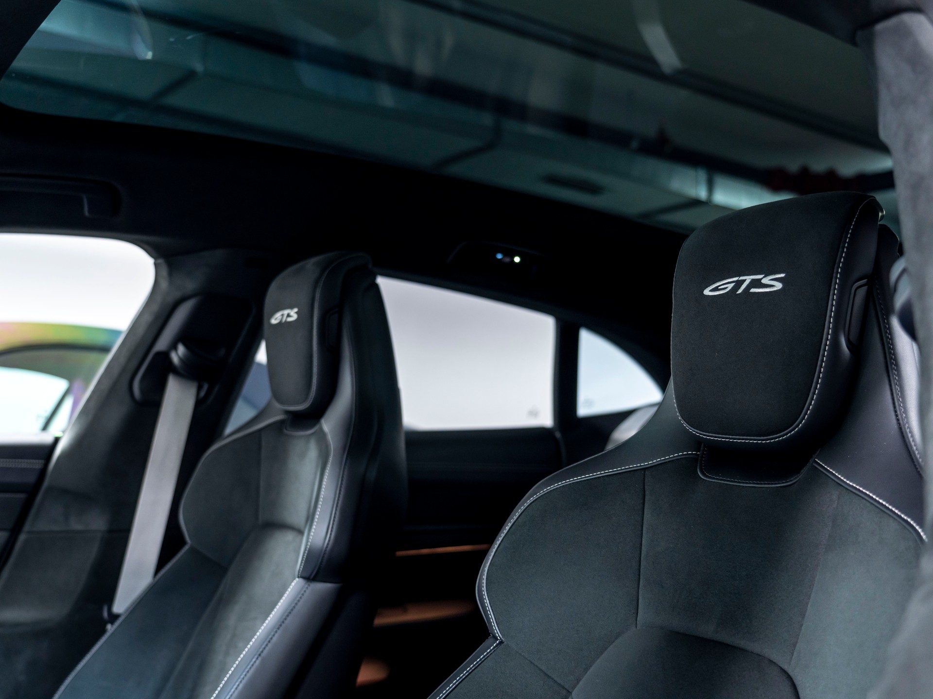 PORSCHE Taycan GTS Sport Turismo Performance Plus 93,4kWh-image-19