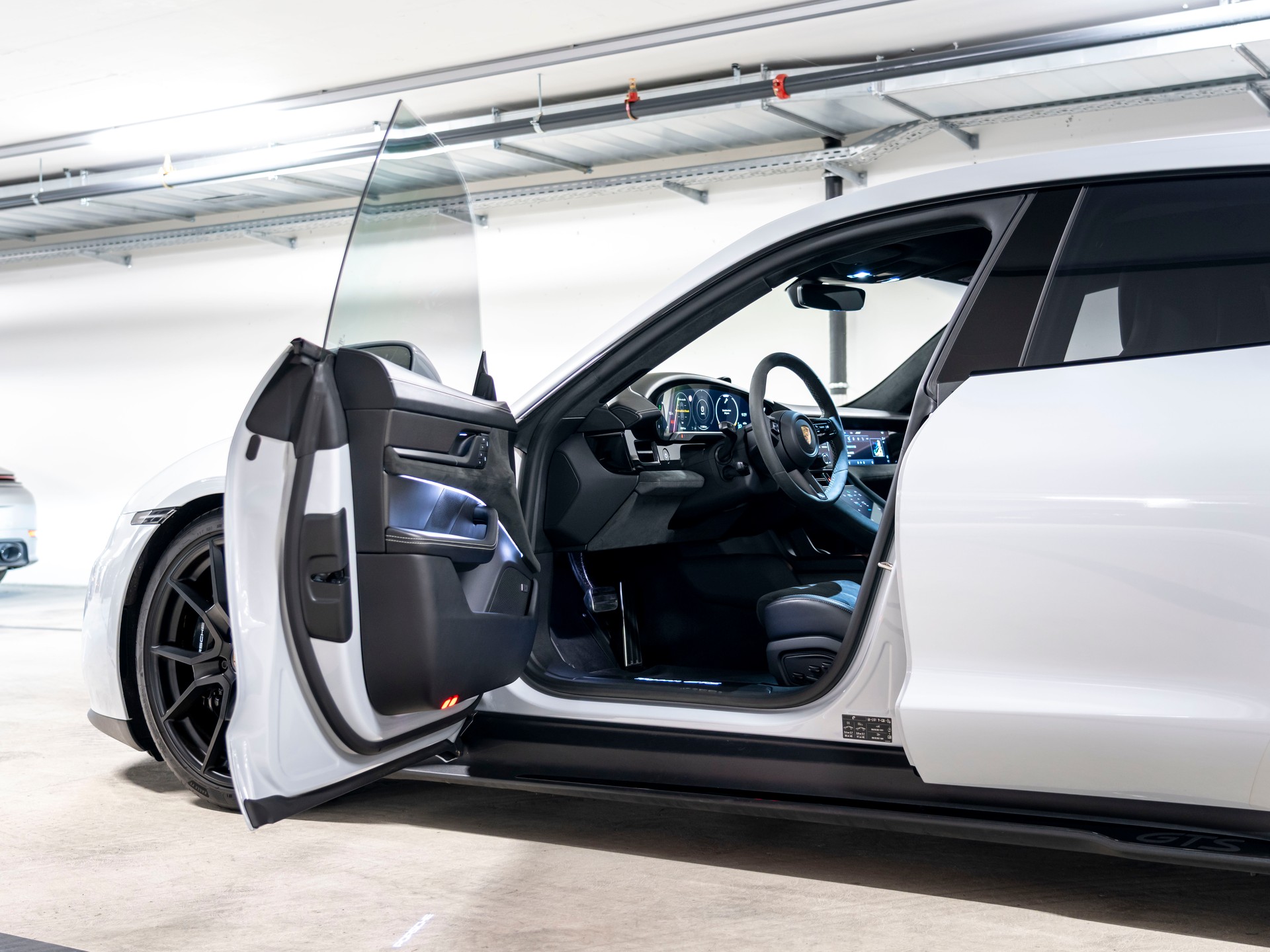 PORSCHE Taycan GTS Sport Turismo Performance Plus 93,4kWh-image-11