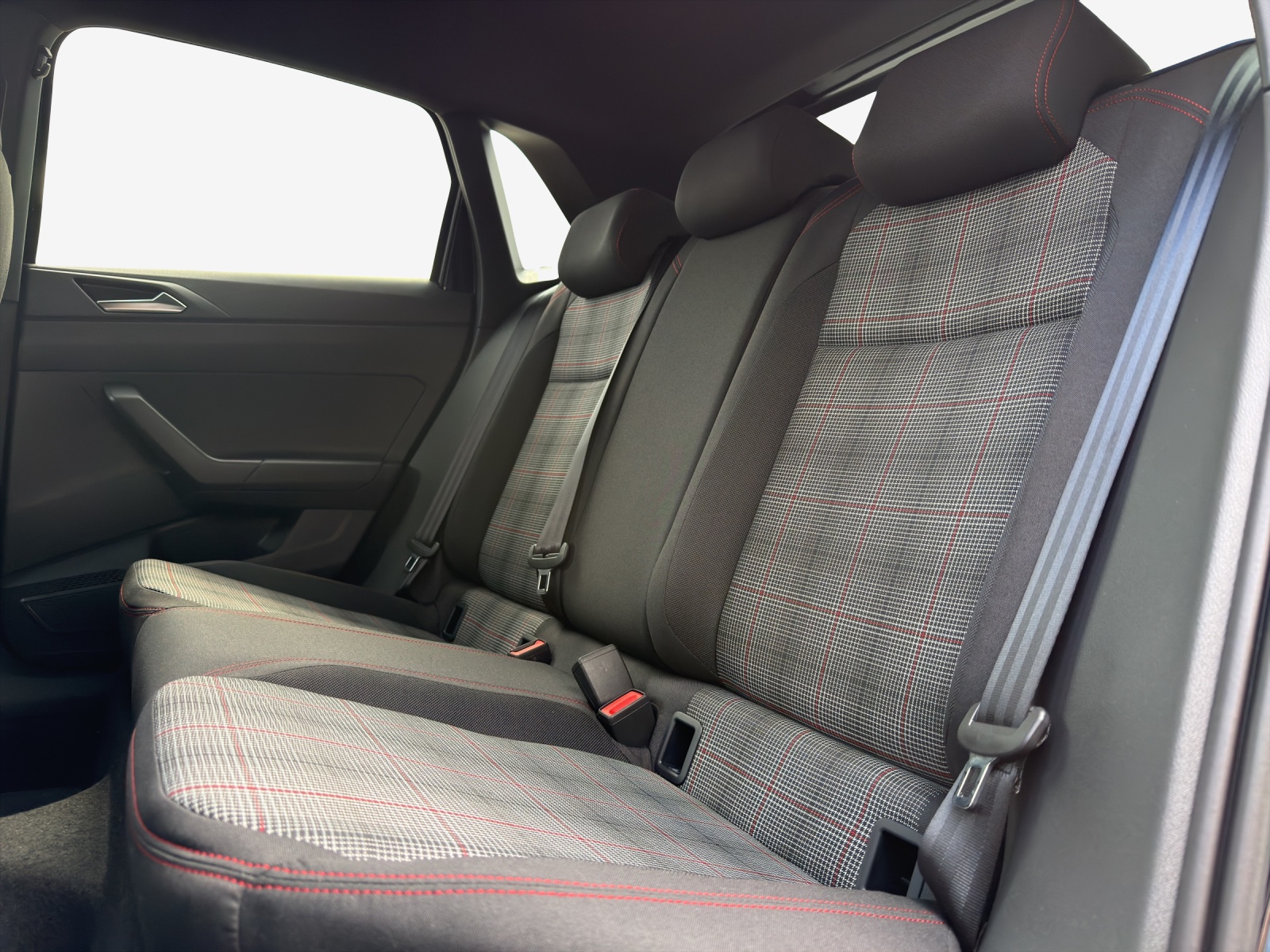 VW Polo GTI 2.0TSI 207PS-image-11